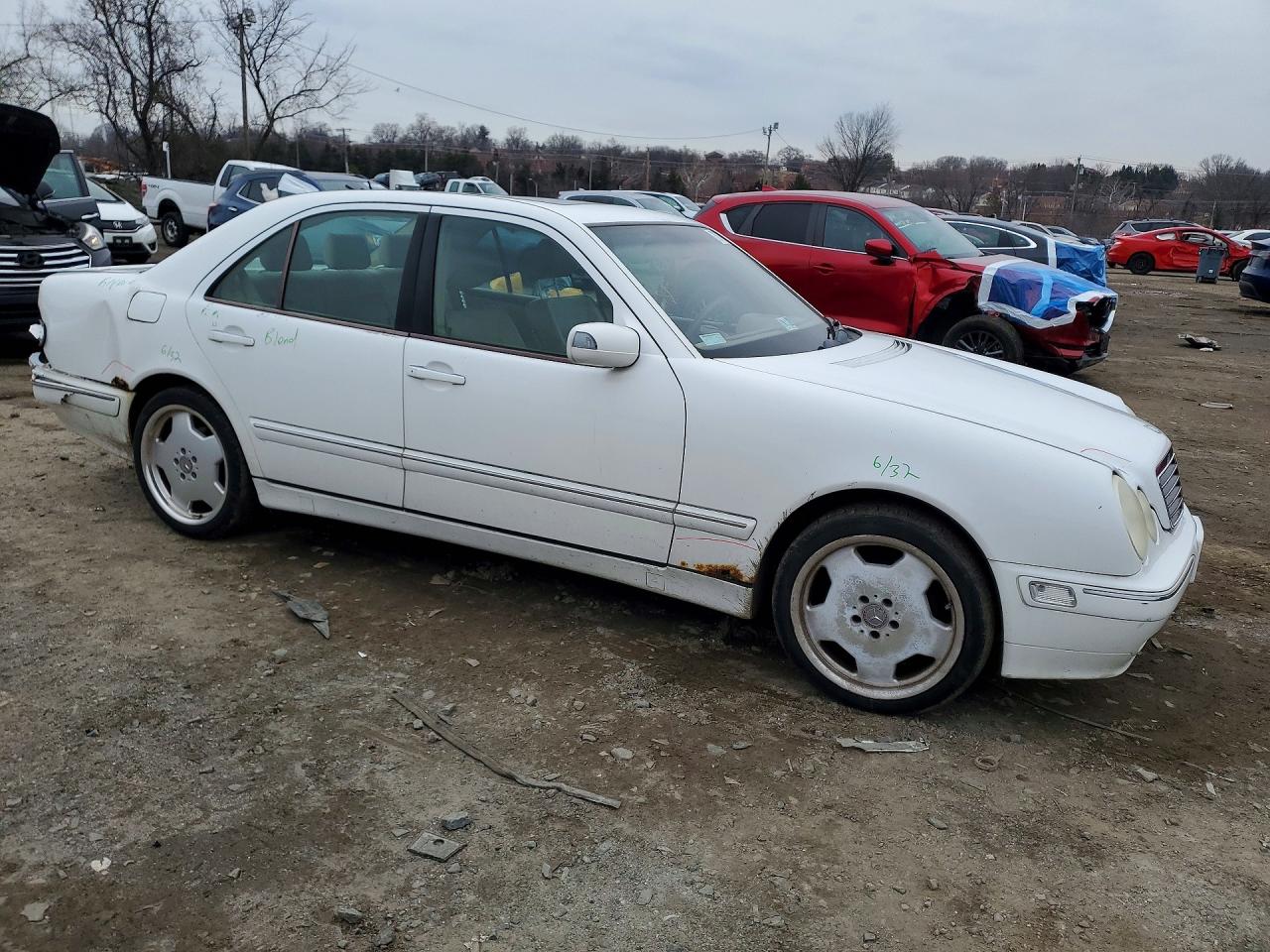 2000 Mercedes-benz E 320 4matic Белый vin: WDBJF82J8YX033739