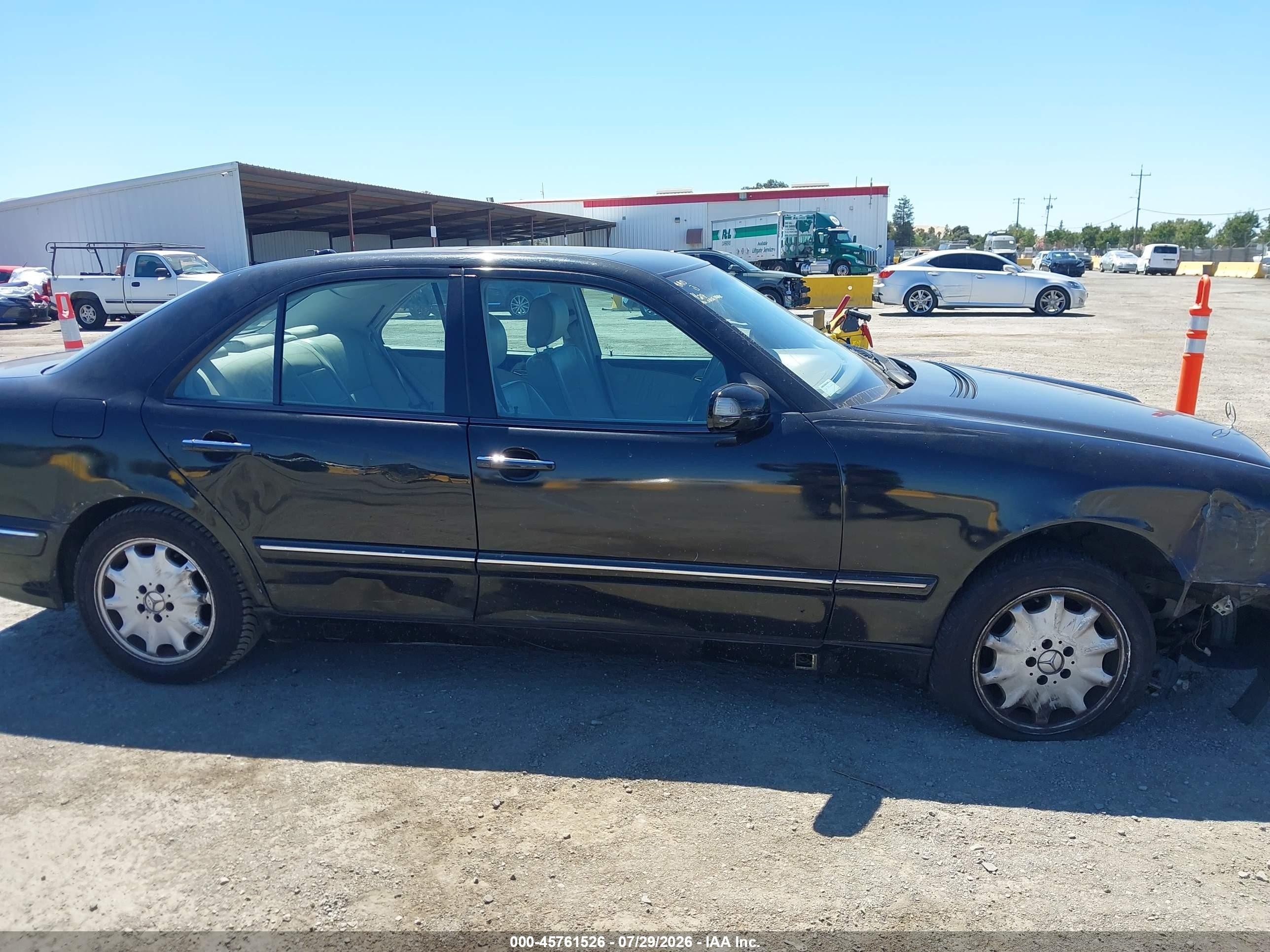 2002 Mercedes-benz E 320 4m/4m Special Edition Black vin: WDBJF82J92X072010