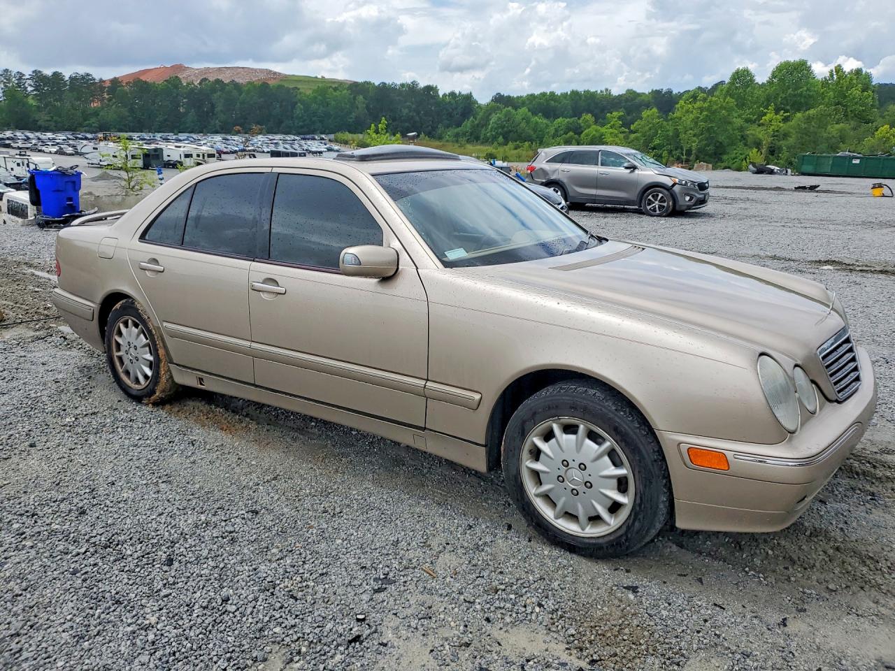 2000 Mercedes-benz E 320 4matic Gold vin: WDBJF82JXYX038022