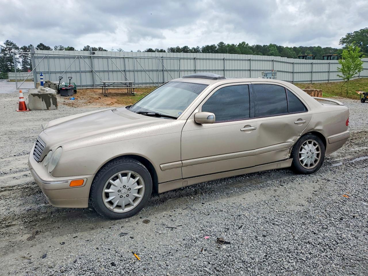 2000 Mercedes-benz E 320 4matic Gold vin: WDBJF82JXYX038022