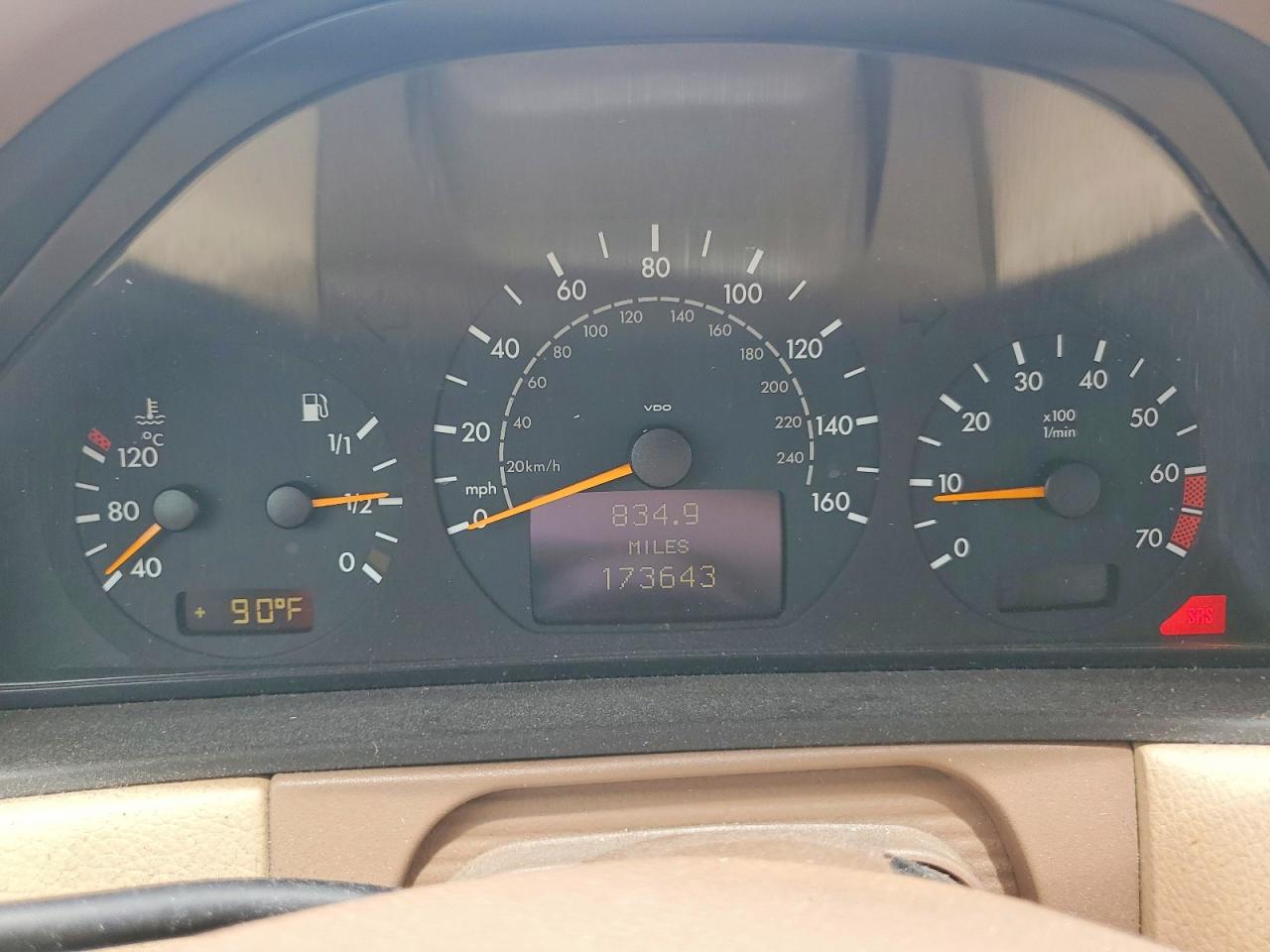2000 Mercedes-benz E 320 4matic Gold vin: WDBJF82JXYX038022