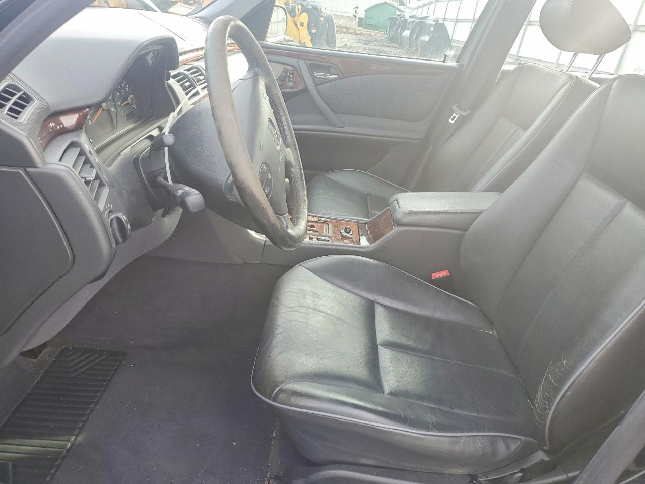 2000 Mercedes-benz E 320 4matic Black vin: WDBJF82JXYX038375