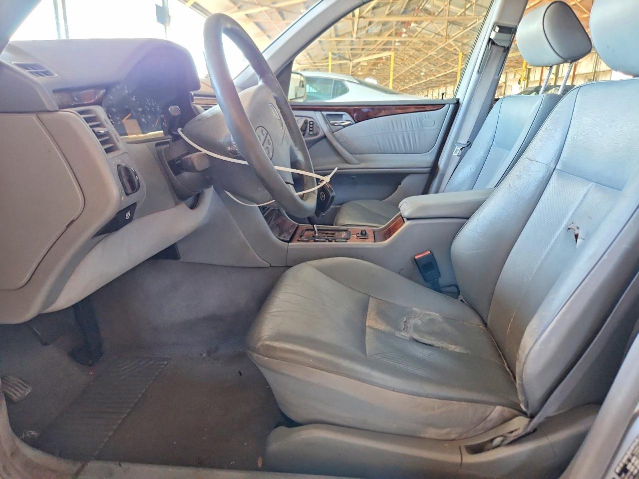 2000 Mercedes-benz E 430 Silver vin: WDBJF83J4YX035860