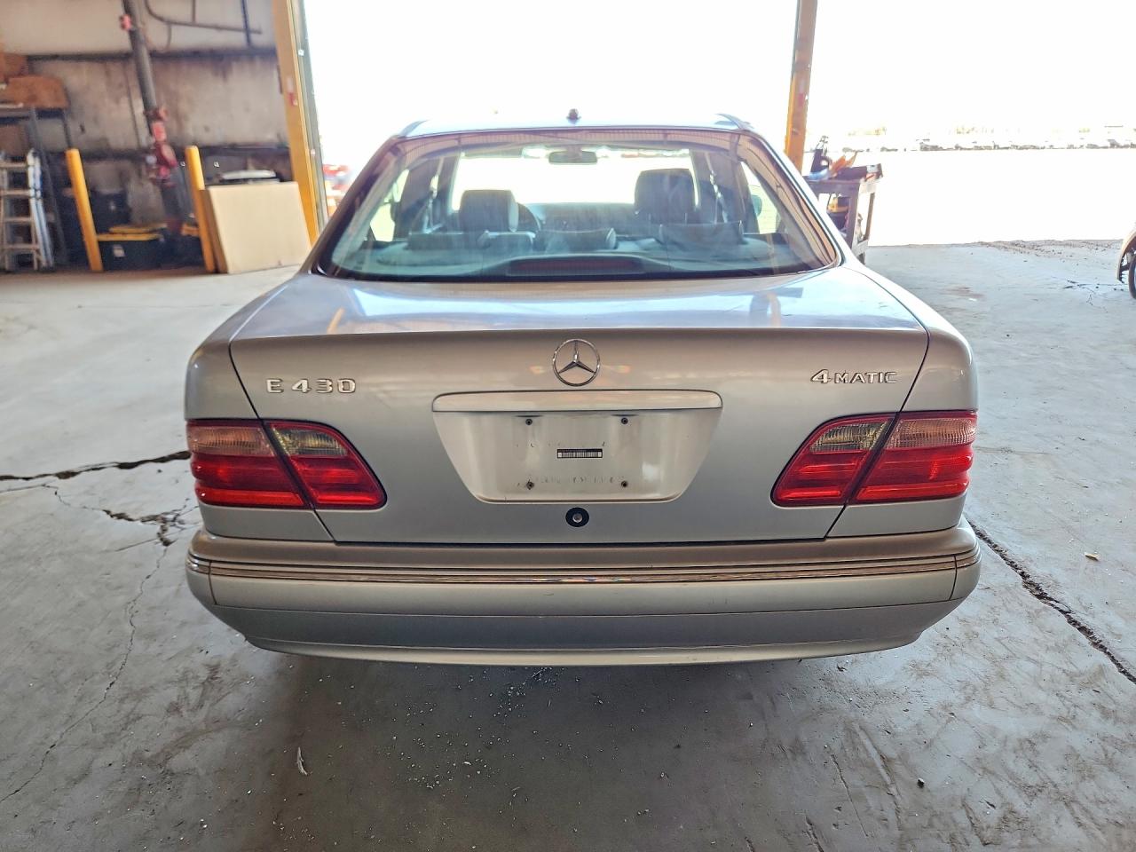 2000 Mercedes-benz E 430 Silver vin: WDBJF83J4YX035860