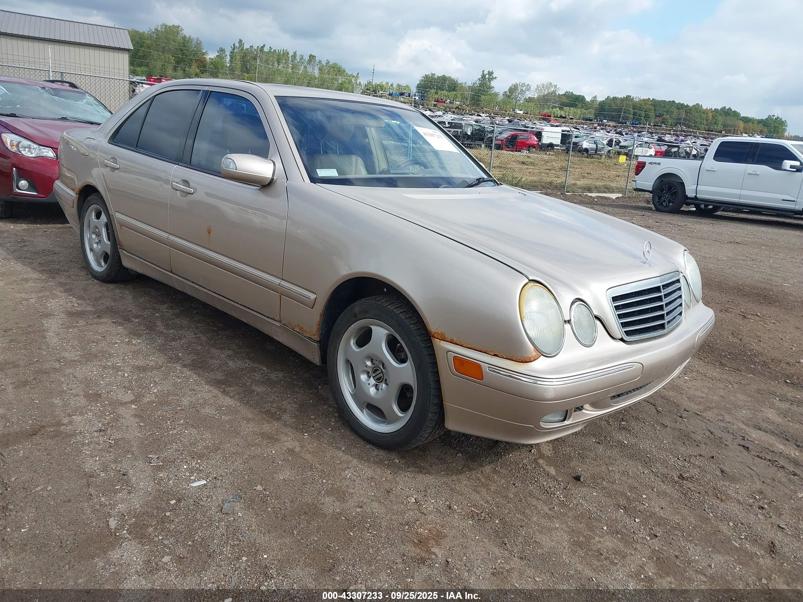 WDBJF83J5YX030960