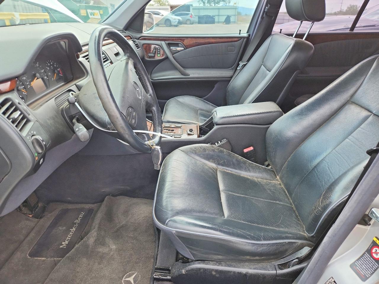 2000 Mercedes-benz E 430 Silver vin: WDBJF83J6YX034323