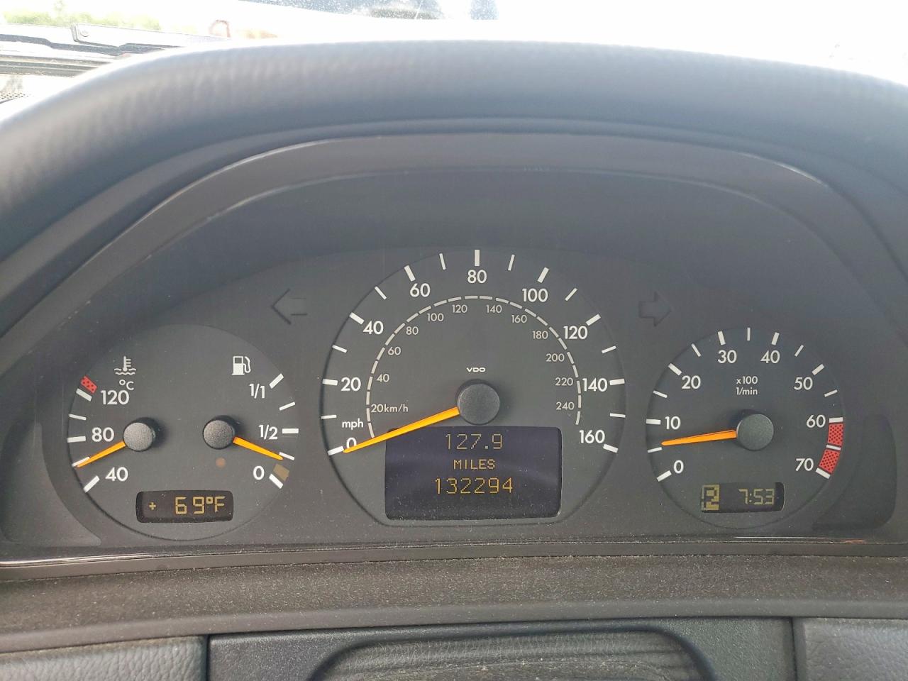 2002 Mercedes-benz E 430 Золотой vin: WDBJF83J72X068911
