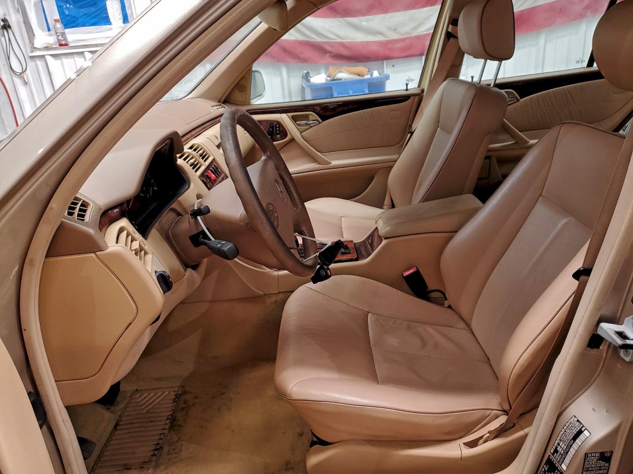 2000 Mercedes-benz E 430 Gold vin: WDBJF83J7YX037084