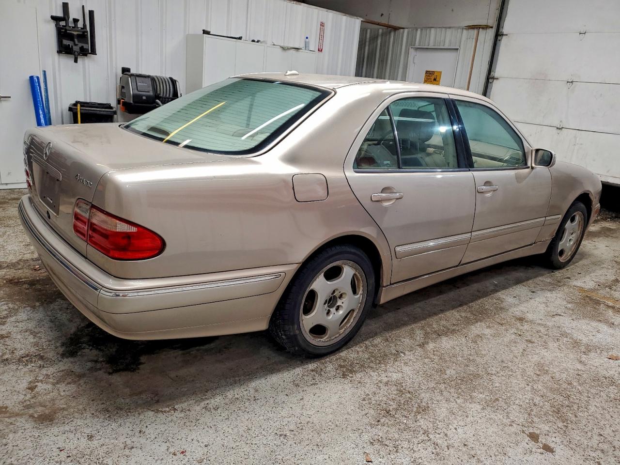 2000 Mercedes-benz E 430 Gold vin: WDBJF83J7YX037084