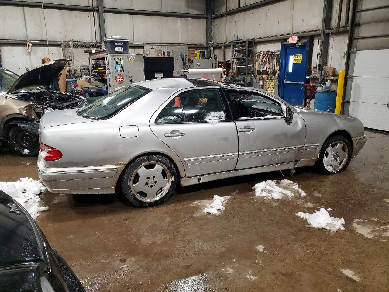 2000 Mercedes-benz E 430 Silver vin: WDBJF83J7YX040423