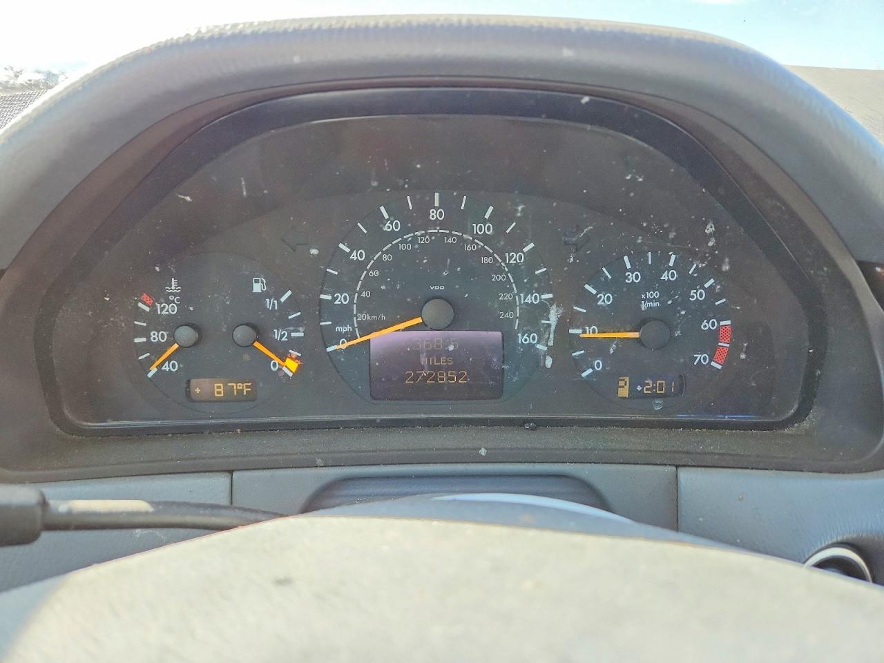 2000 Mercedes-benz E 430 White vin: WDBJF83JXYX030209