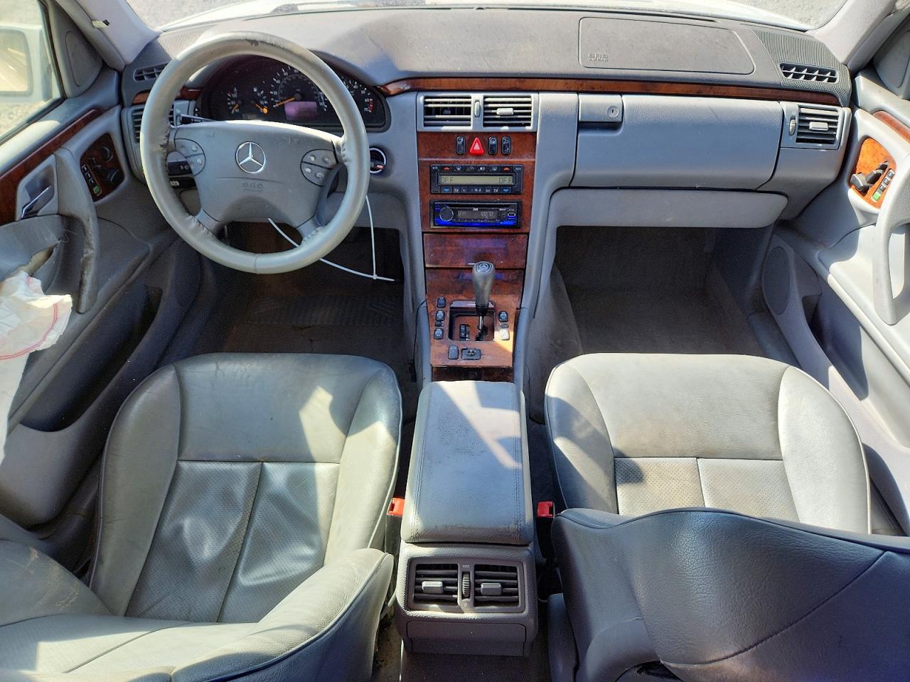 2000 Mercedes-benz E 430 White vin: WDBJF83JXYX030209
