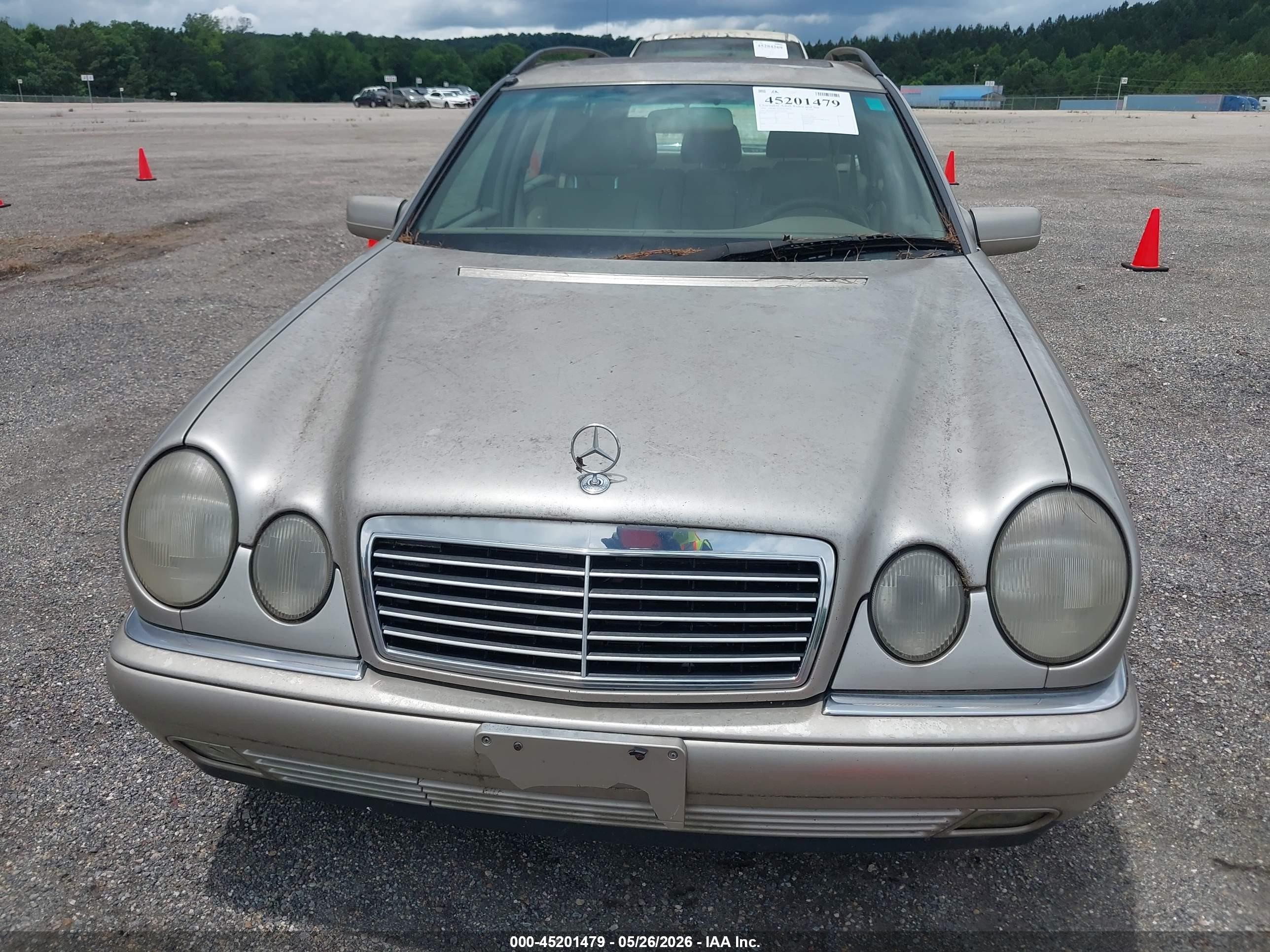 1998 Mercedes-benz E 320   Champagne vin: WDBJH65F0WA659291