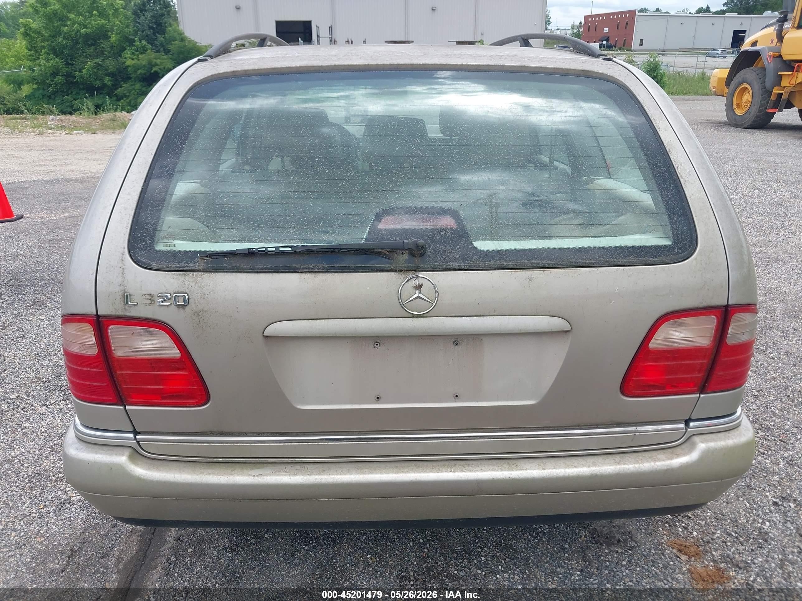 1998 Mercedes-benz E 320   Champagne vin: WDBJH65F0WA659291