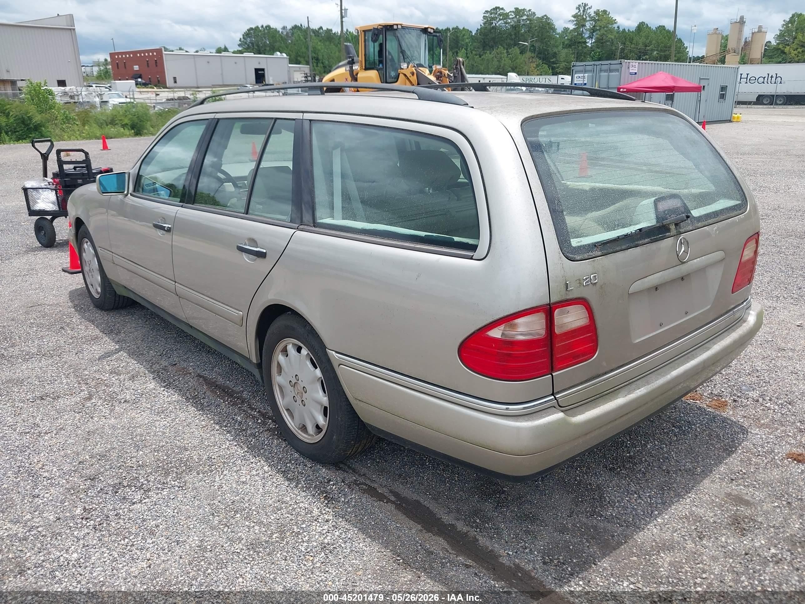 1998 Mercedes-benz E 320   Champagne vin: WDBJH65F0WA659291