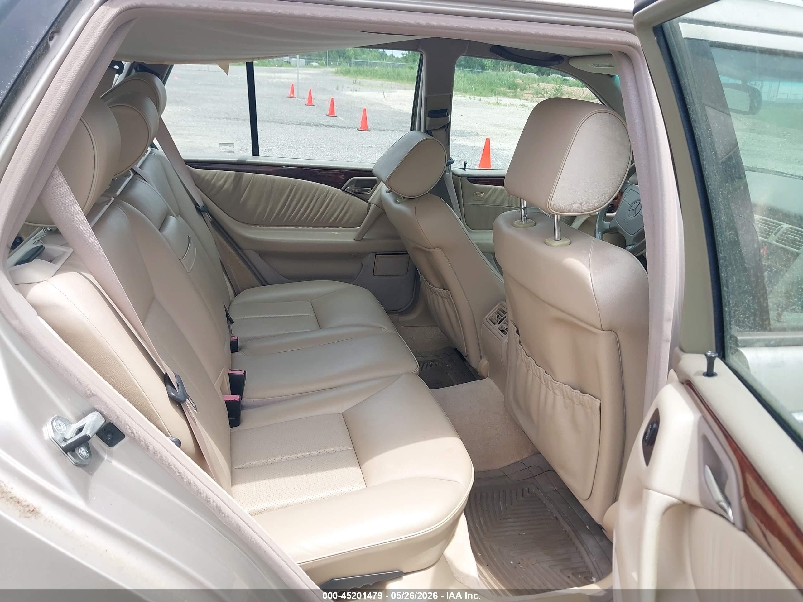 1998 Mercedes-benz E 320   Champagne vin: WDBJH65F0WA659291