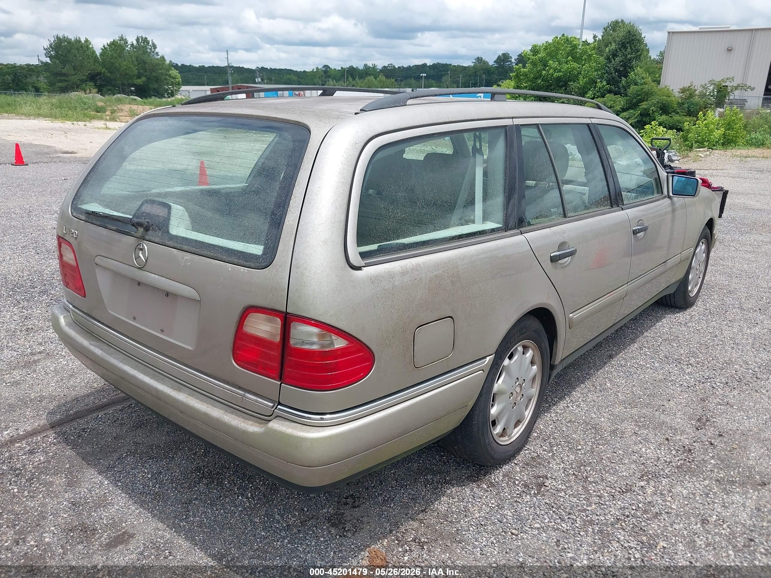 1998 Mercedes-benz E 320   Champagne vin: WDBJH65F0WA659291