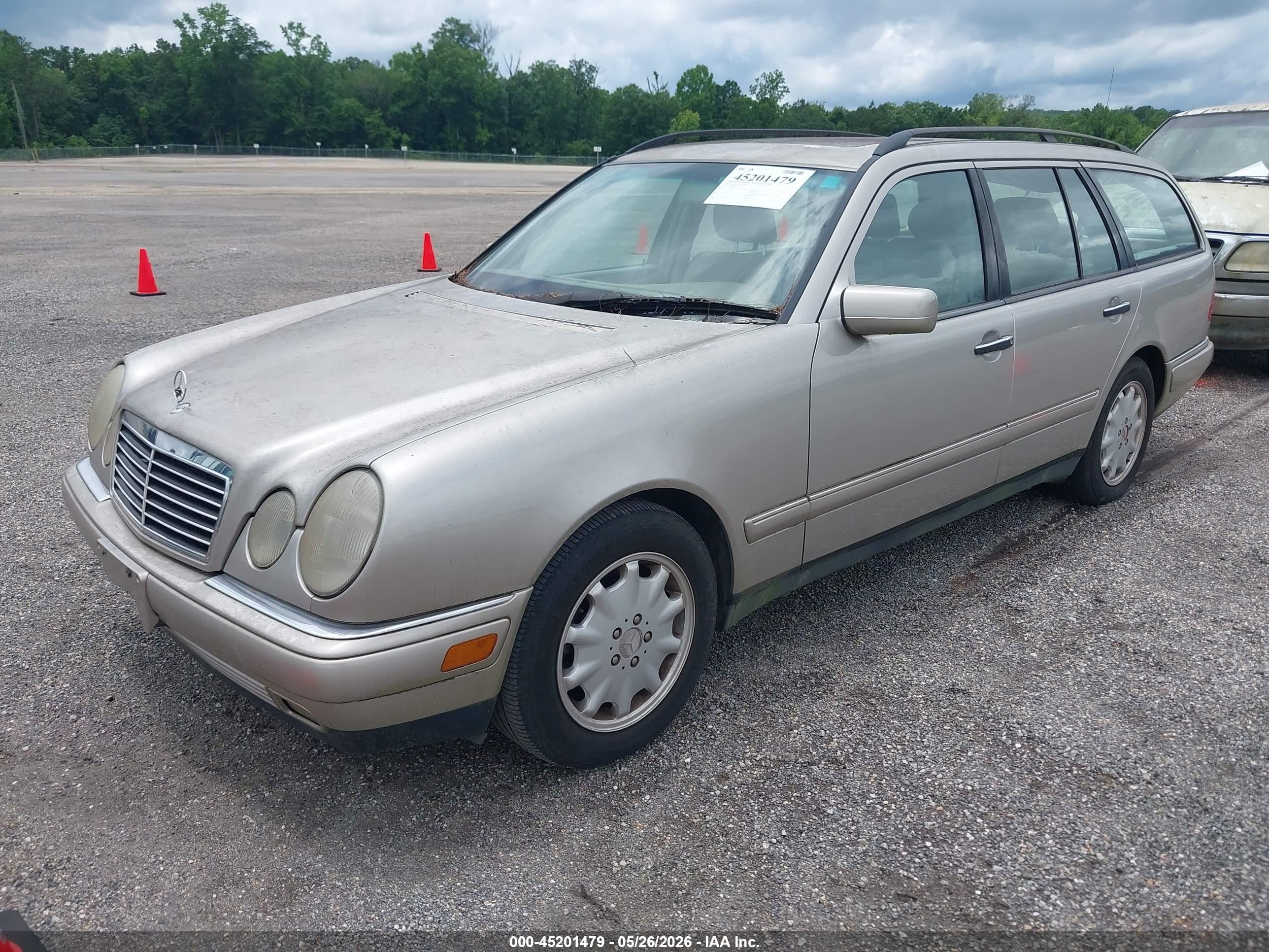 1998 Mercedes-benz E 320   Champagne vin: WDBJH65F0WA659291