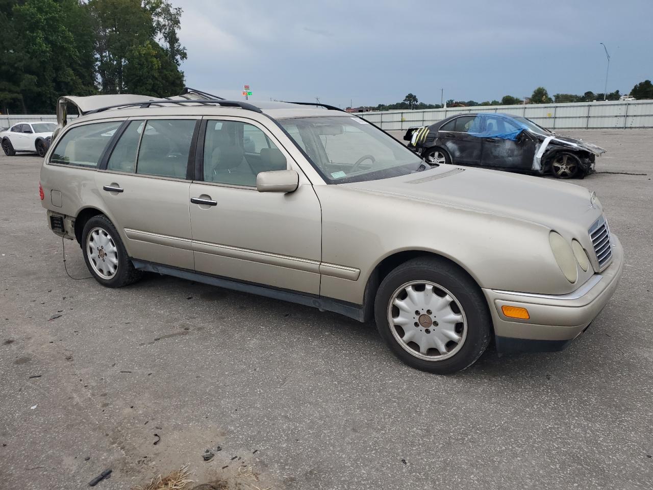 1999 Mercedes-benz E 320 Желто-коричневый vin: WDBJH65F0XA763409