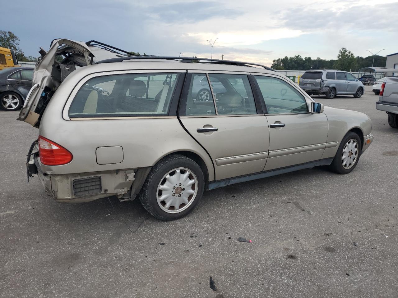 1999 Mercedes-benz E 320 Желто-коричневый vin: WDBJH65F0XA763409
