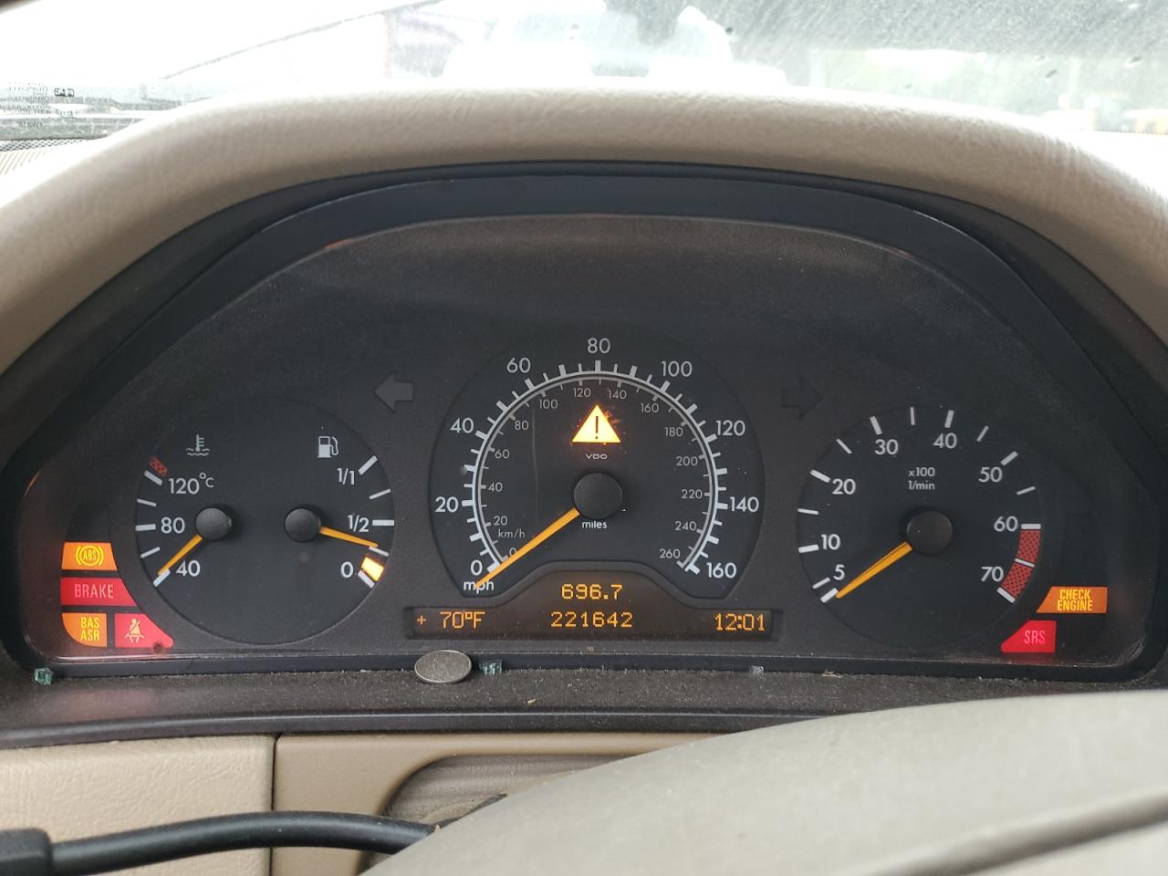 1999 Mercedes-benz E 320 Желто-коричневый vin: WDBJH65F0XA763409