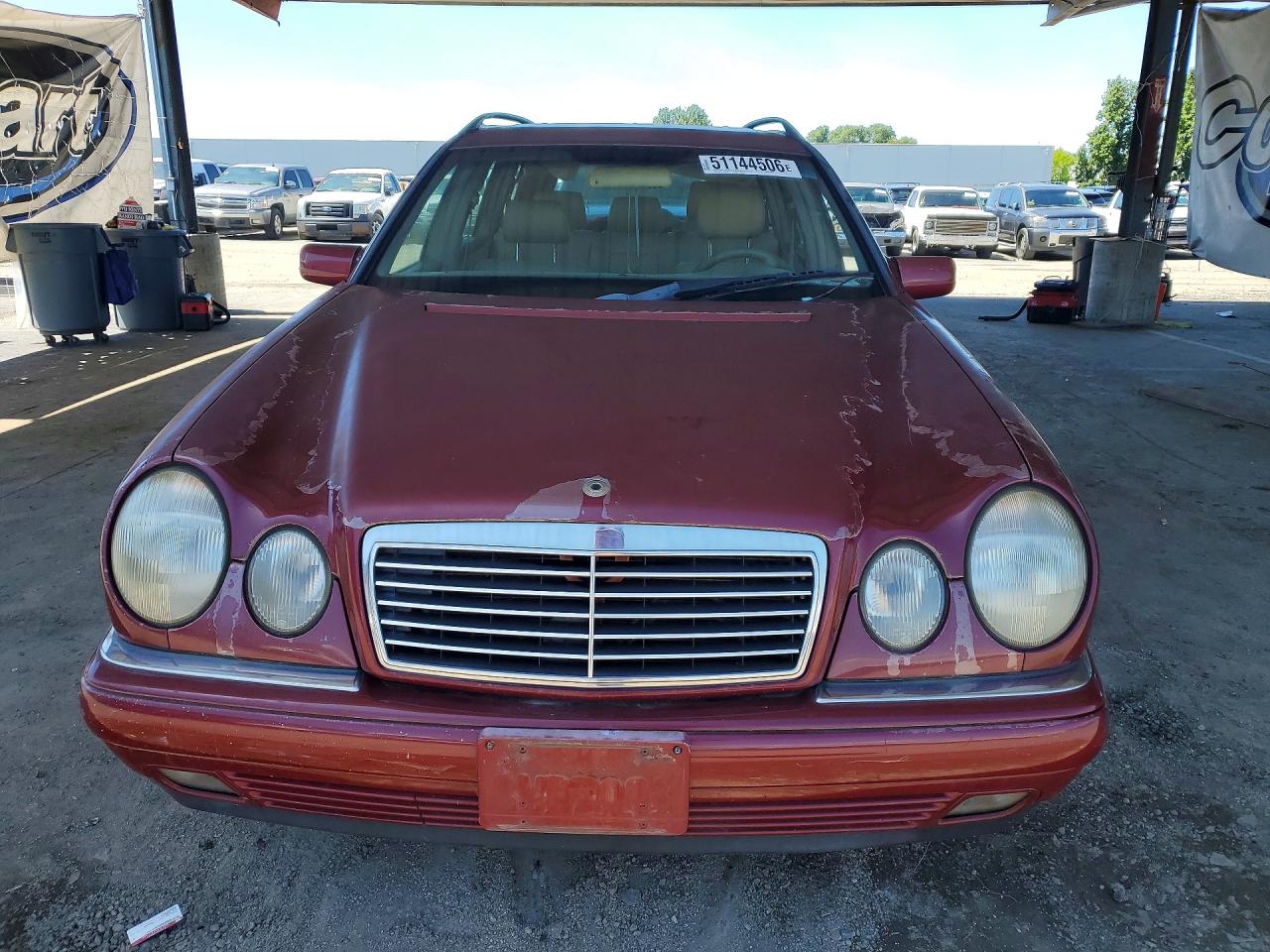 1999 Mercedes-benz E 320 Burgundy vin: WDBJH65F0XA902065