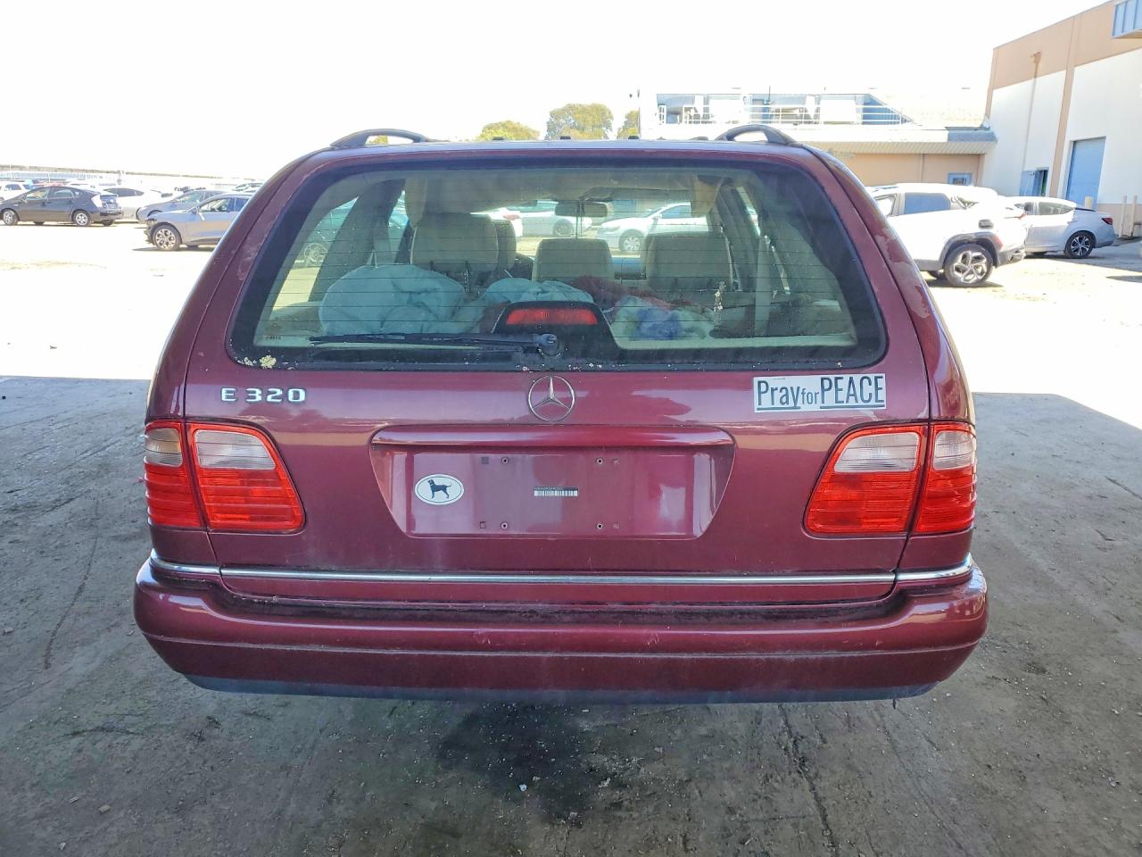 1999 Mercedes-benz E 320 Burgundy vin: WDBJH65F0XA902065