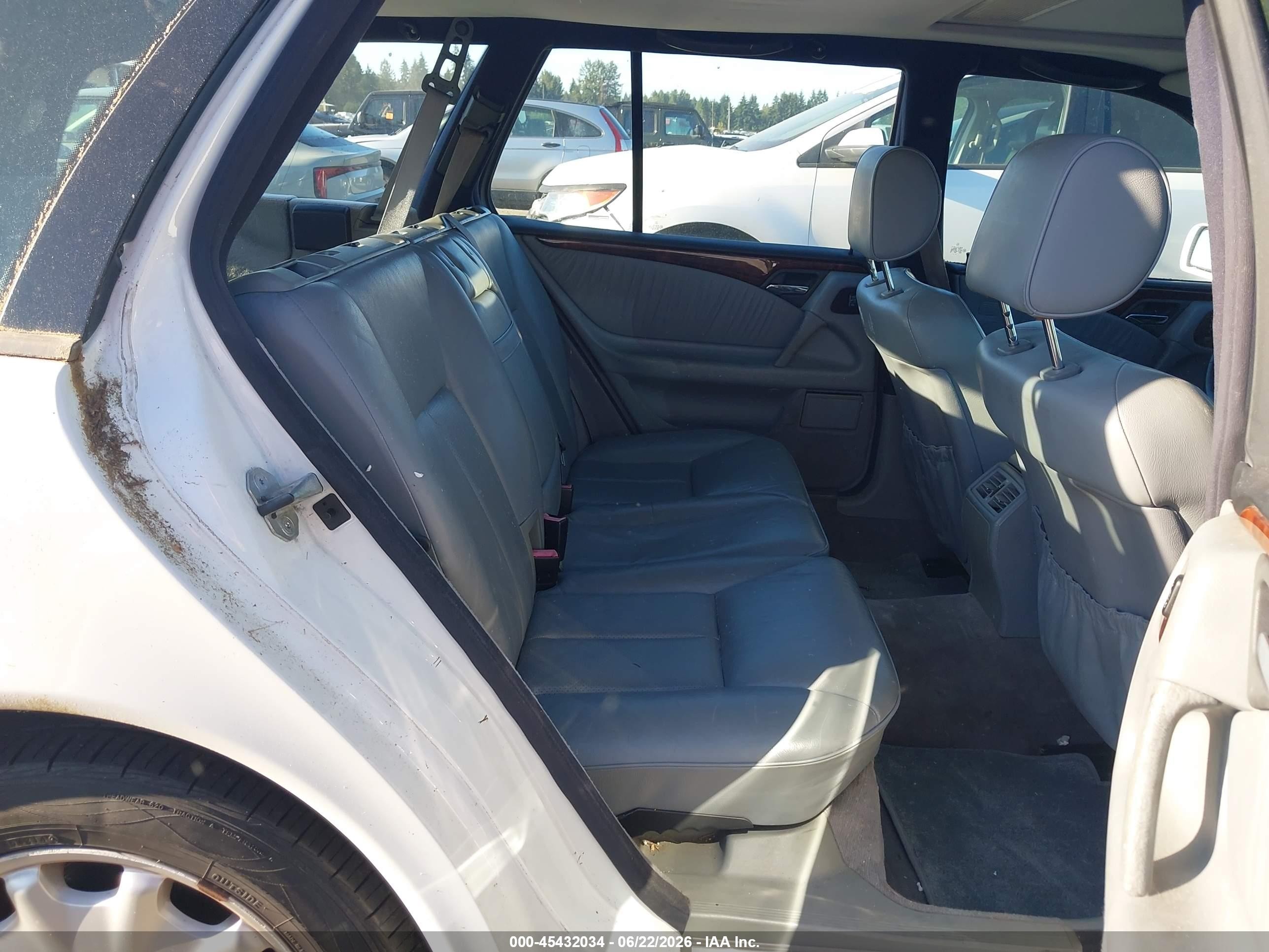 1998 Mercedes-benz E 320 White vin: WDBJH65F1WA567655