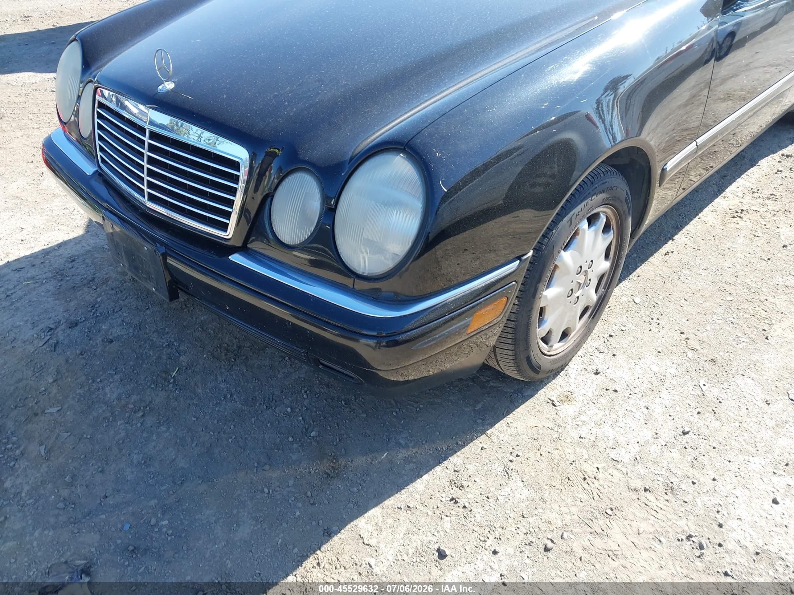 1998 Mercedes-benz E 320   Black vin: WDBJH65F1WA631838