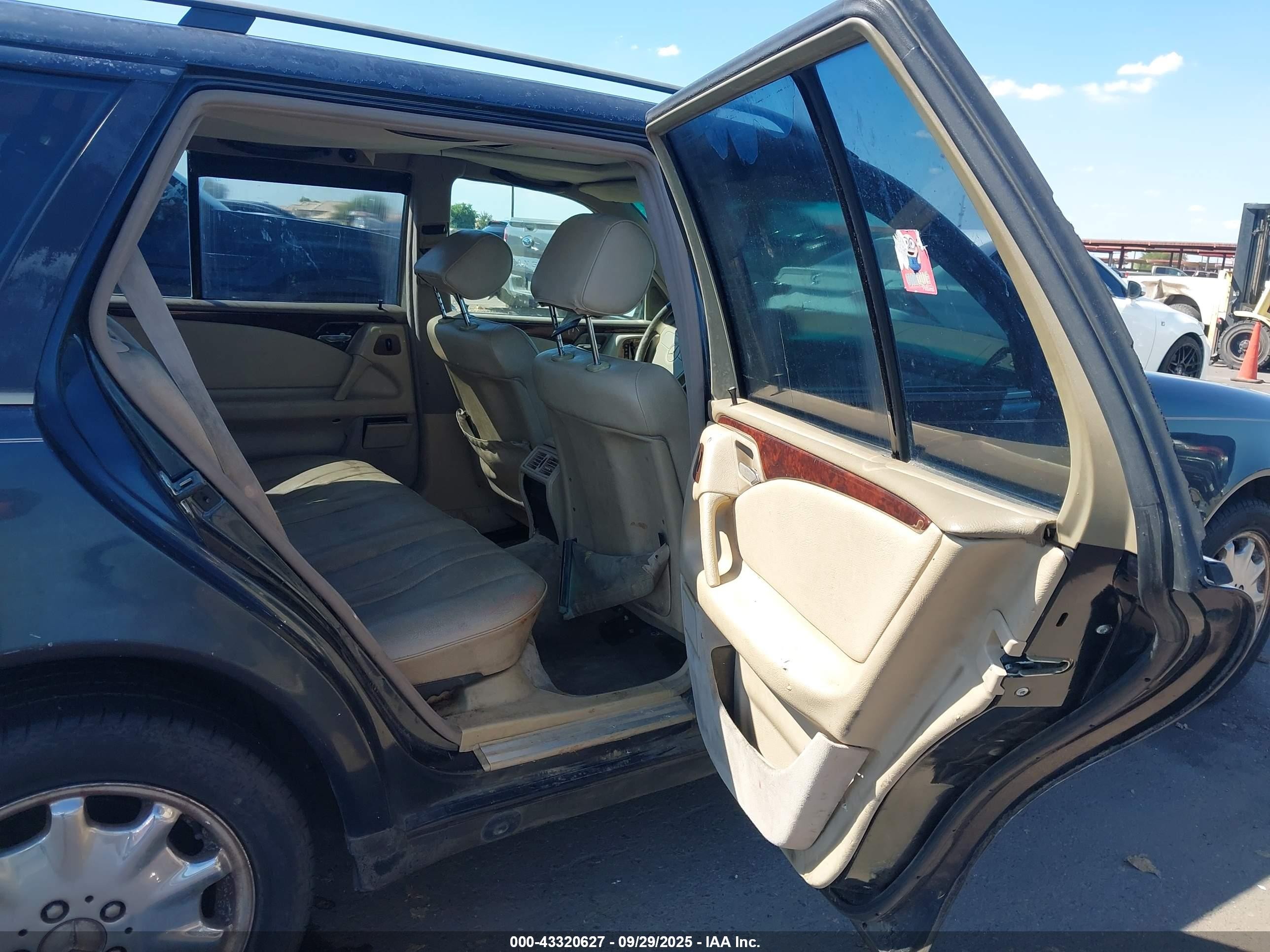 1998 Mercedes-benz E 320   Navy vin: WDBJH65F2WA521204