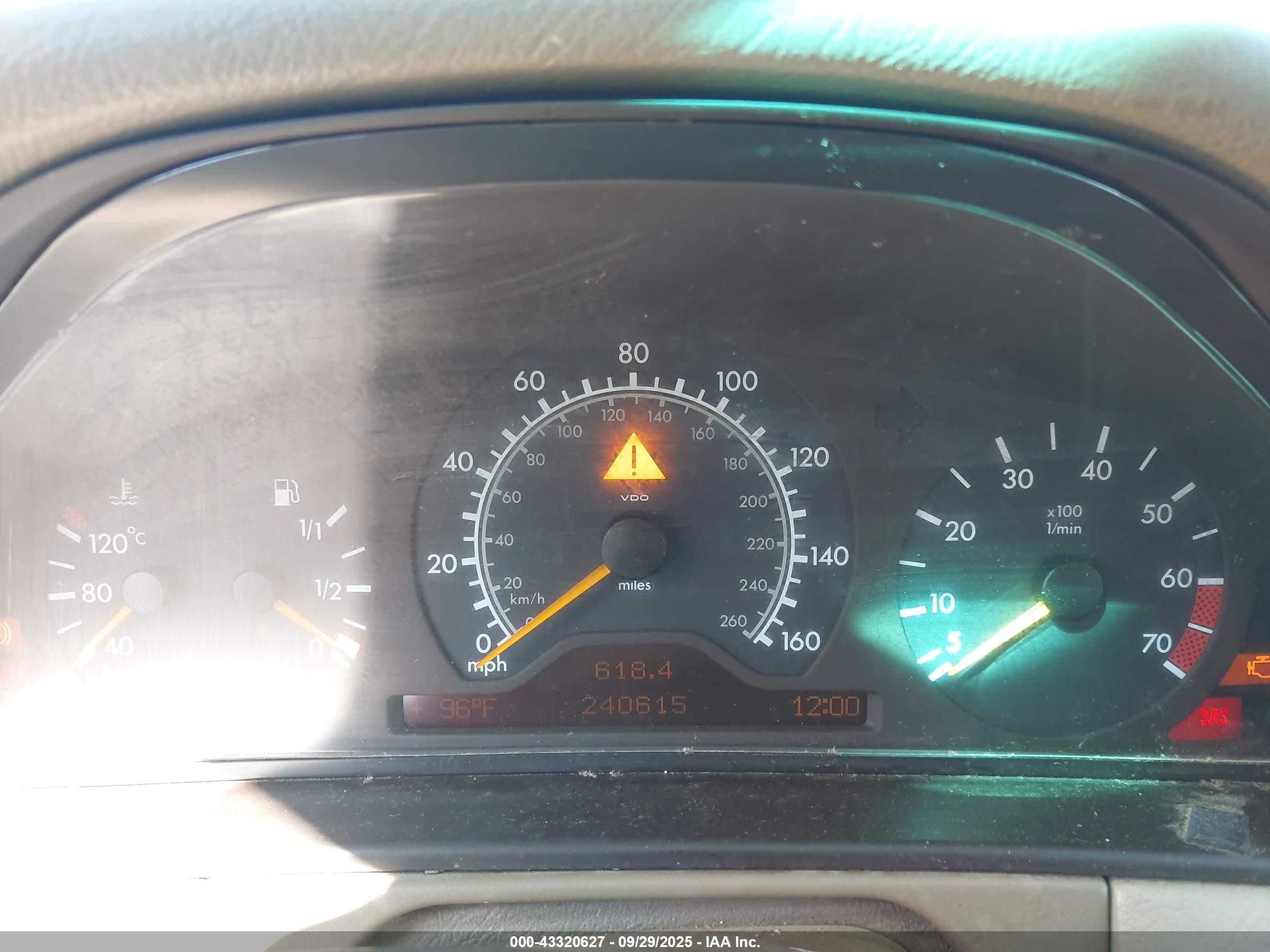 1998 Mercedes-benz E 320   Navy vin: WDBJH65F2WA521204