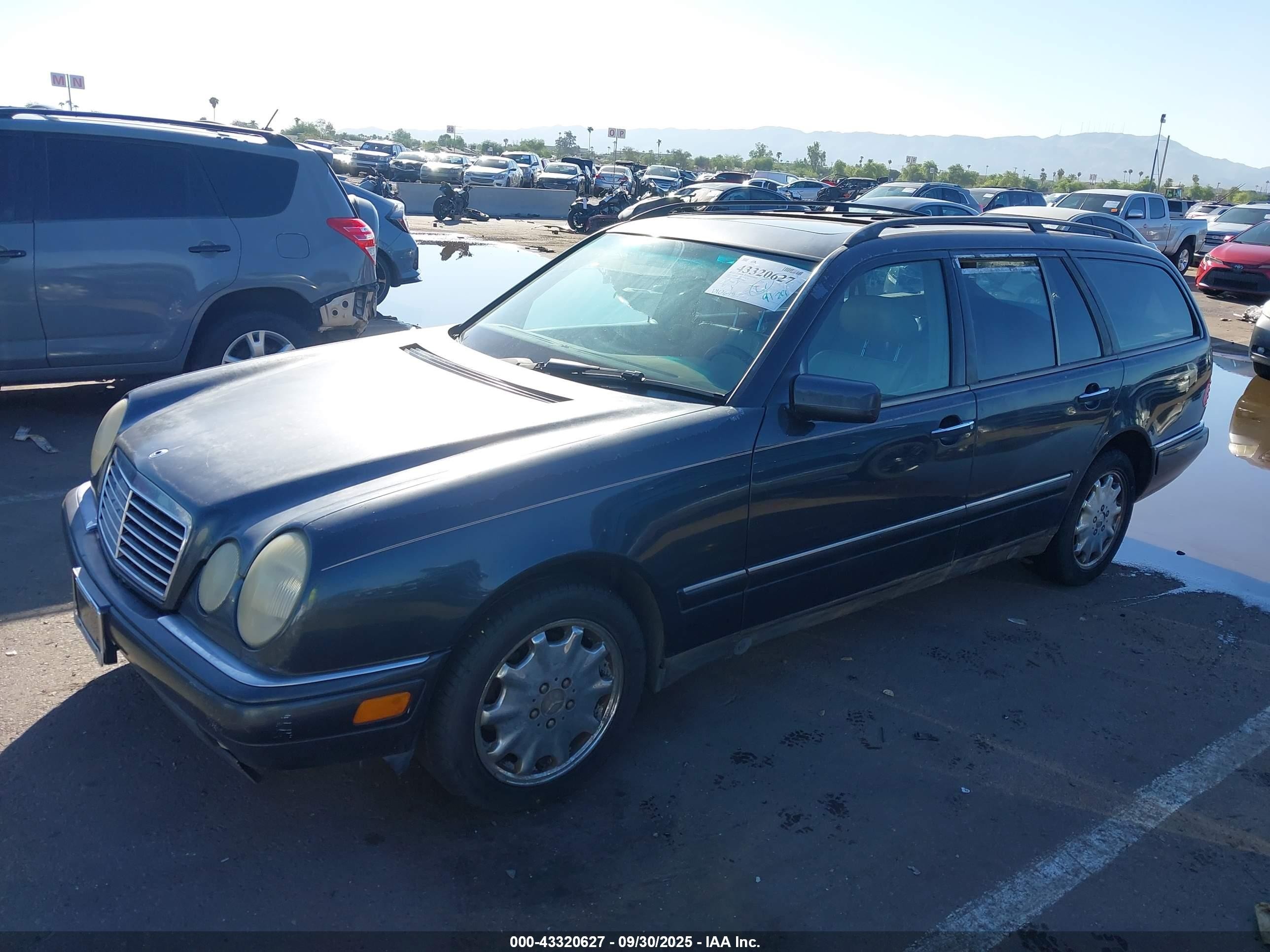 1998 Mercedes-benz E 320   Navy vin: WDBJH65F2WA521204