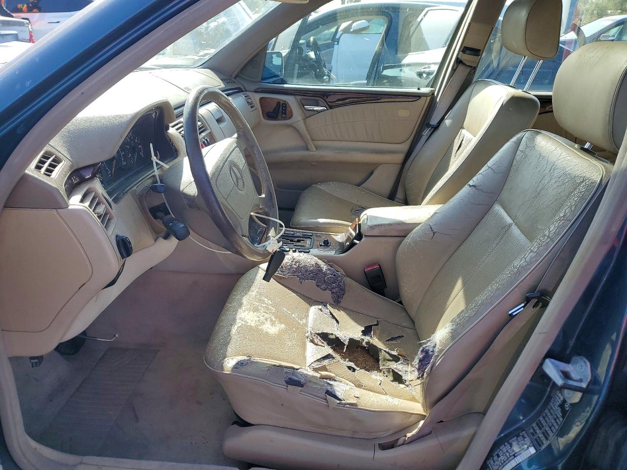 1999 Mercedes-benz E 320 Teal vin: WDBJH65F2XA842869
