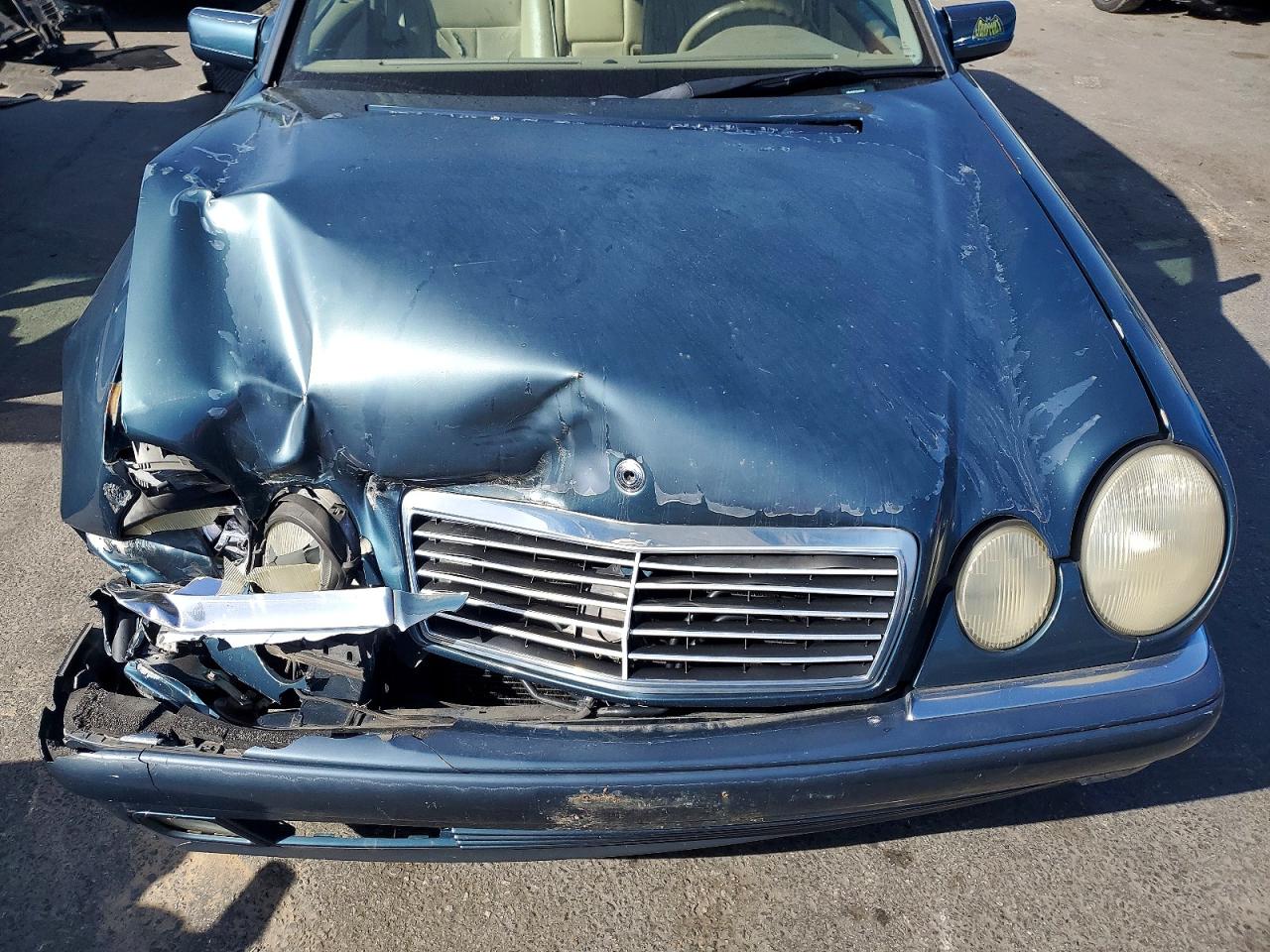 1999 Mercedes-benz E 320 Teal vin: WDBJH65F2XA842869