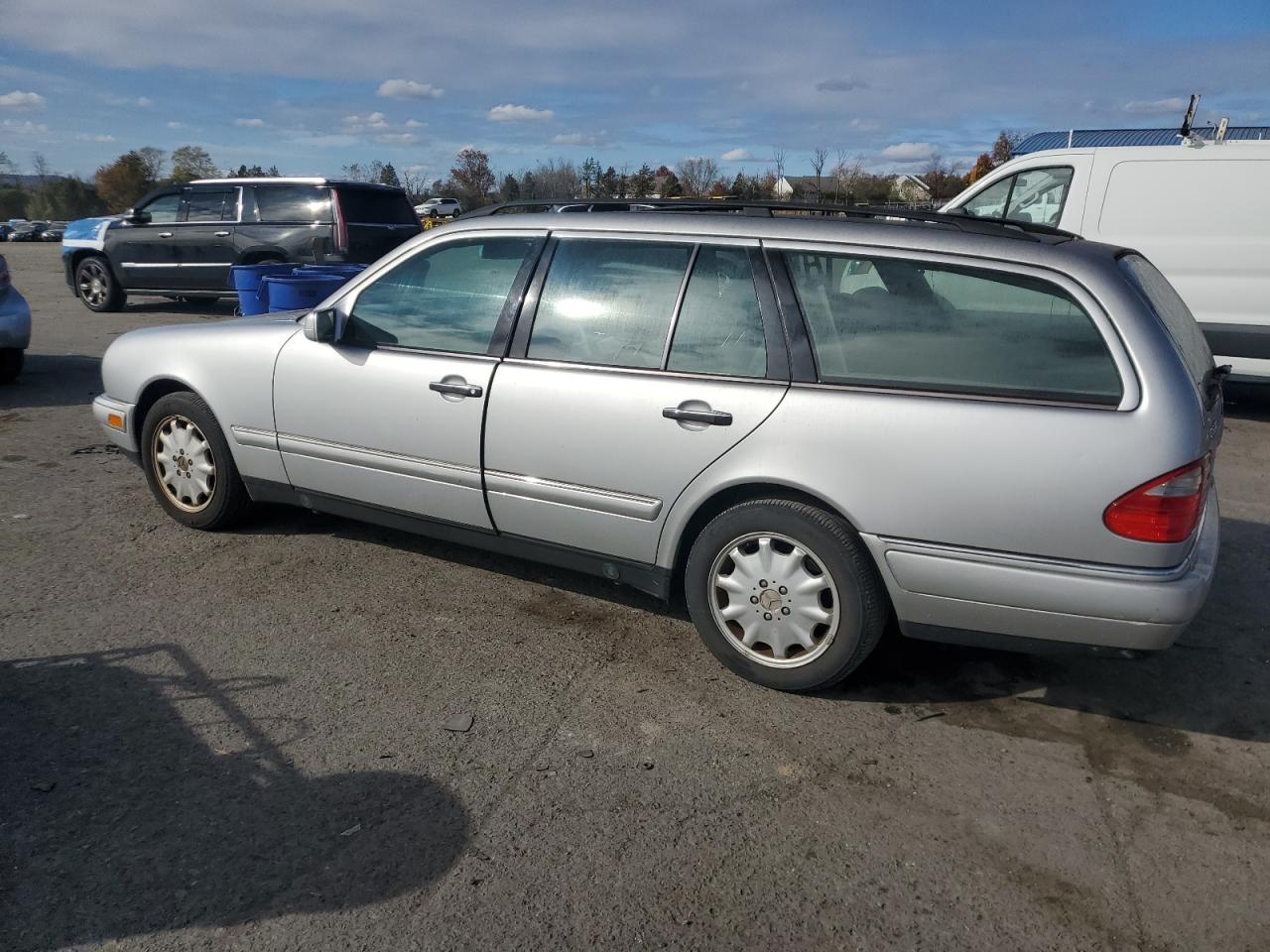 1998 Mercedes-benz E-320 Silver vin: WDBJH65F3WA550761
