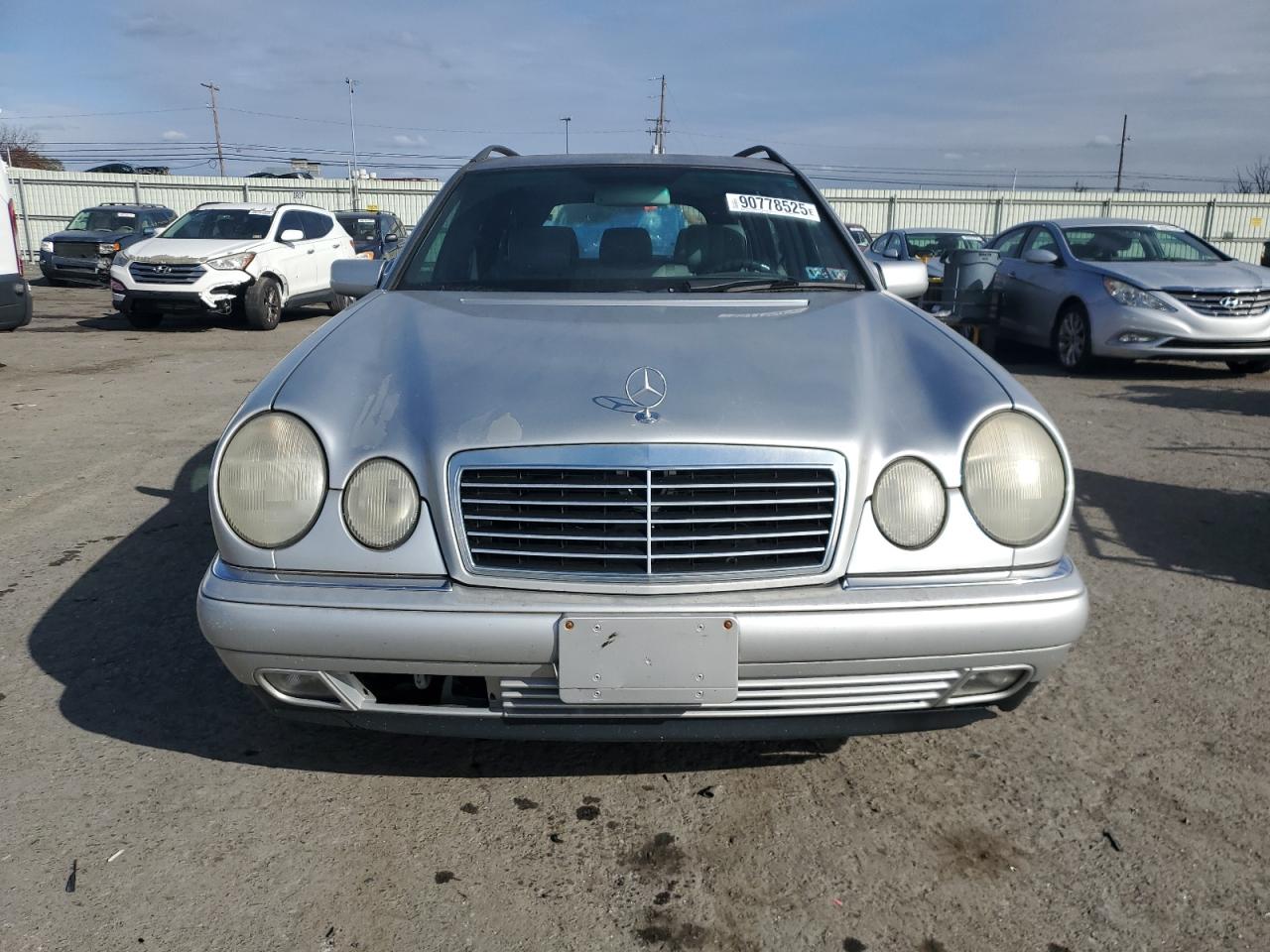 1998 Mercedes-benz E-320 Silver vin: WDBJH65F3WA550761