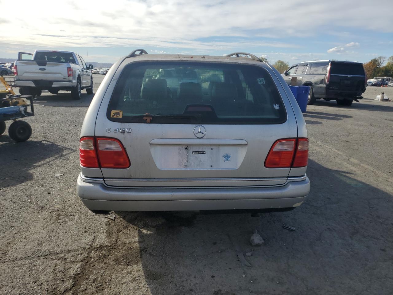1998 Mercedes-benz E-320 Silver vin: WDBJH65F3WA550761