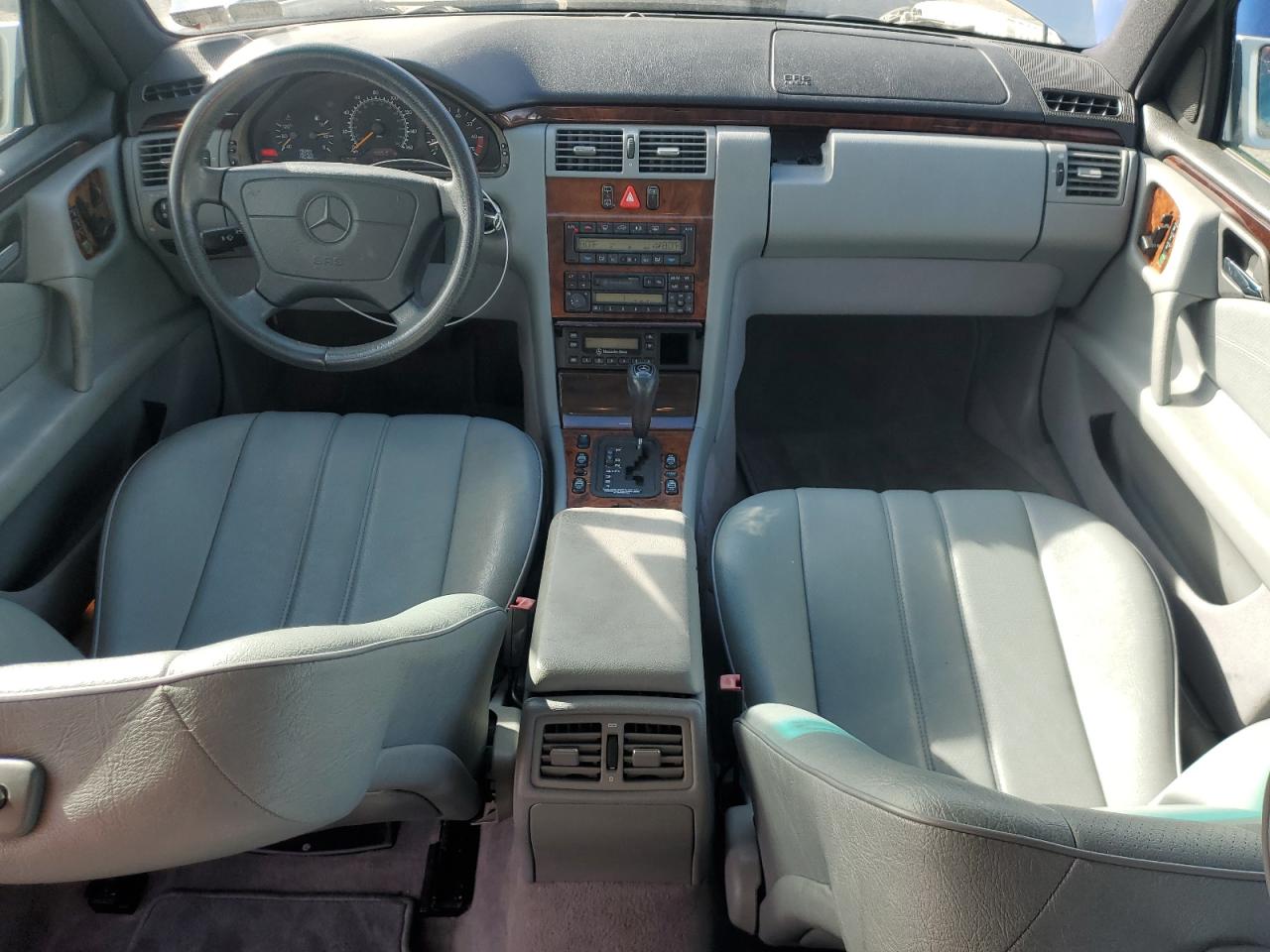 1998 Mercedes-benz E-320 Silver vin: WDBJH65F3WA550761