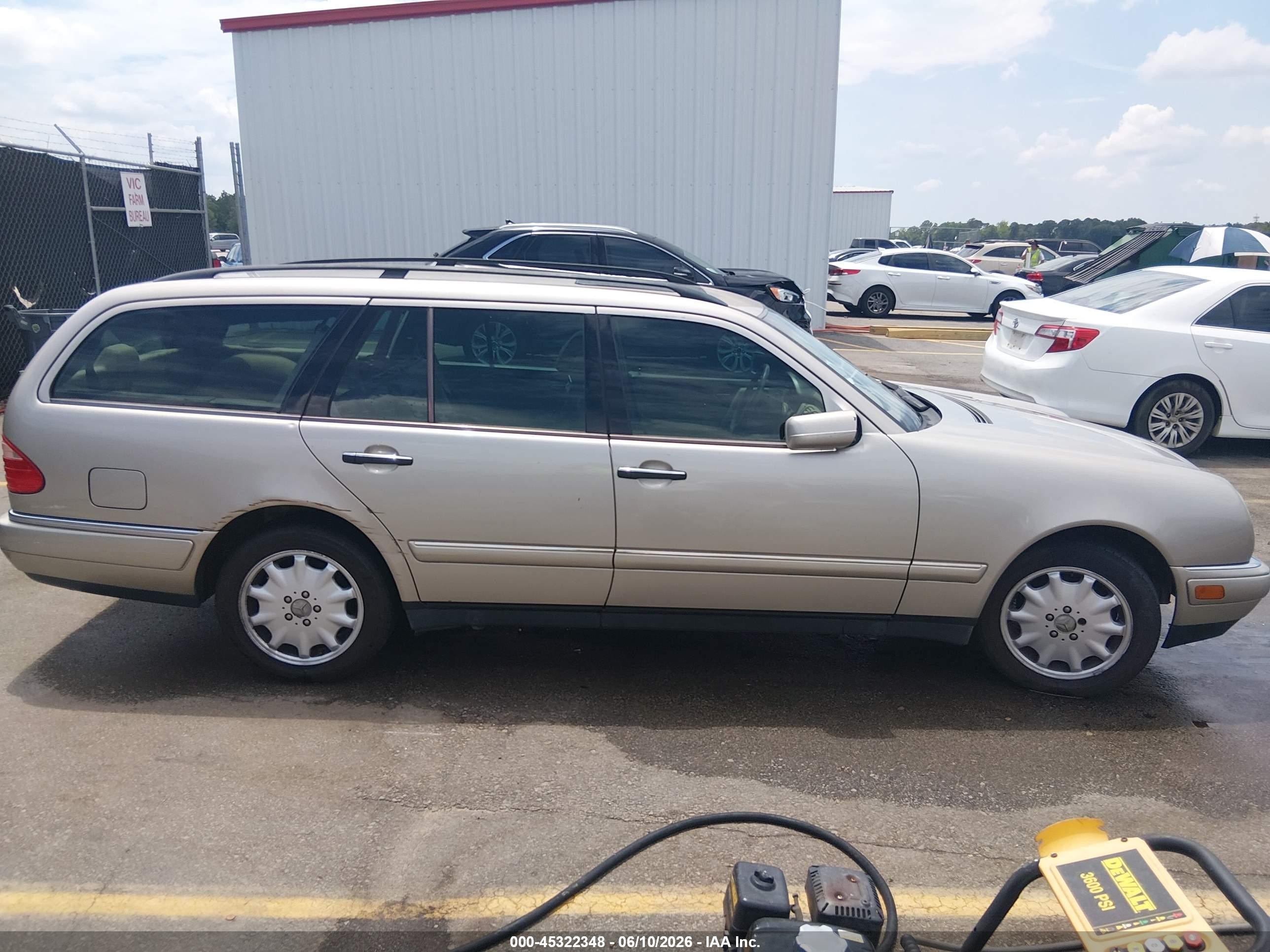 1998 Mercedes-benz E 320   Tan vin: WDBJH65F3WA663819