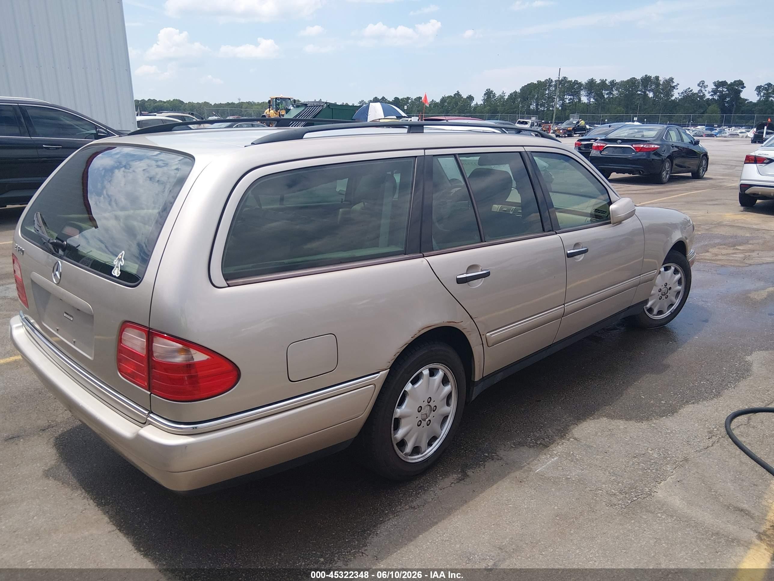 1998 Mercedes-benz E 320   Tan vin: WDBJH65F3WA663819