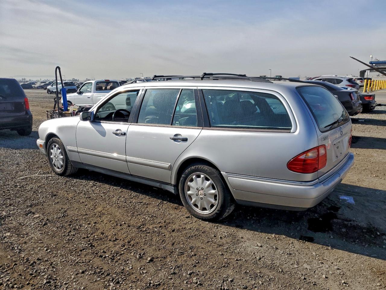 1998 Mercedes-benz E 320 Серебряный vin: WDBJH65F4WA528431