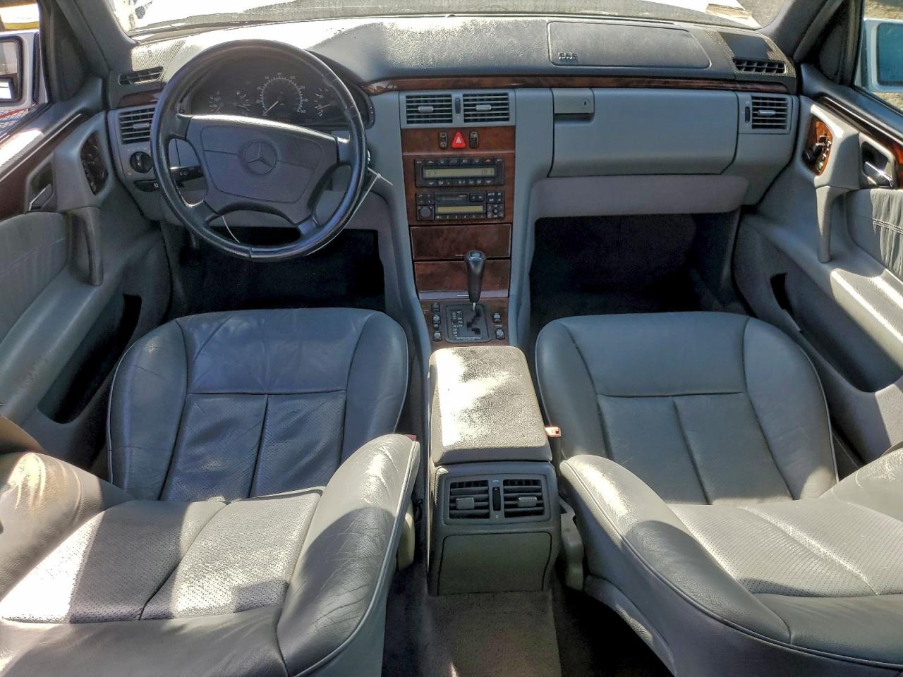 1998 Mercedes-benz E 320 Серебряный vin: WDBJH65F4WA528431