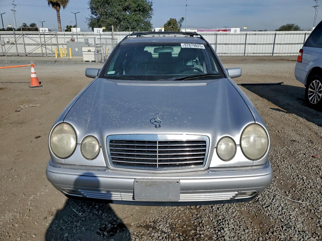 1998 Mercedes-benz E 320 Серебряный vin: WDBJH65F4WA528431