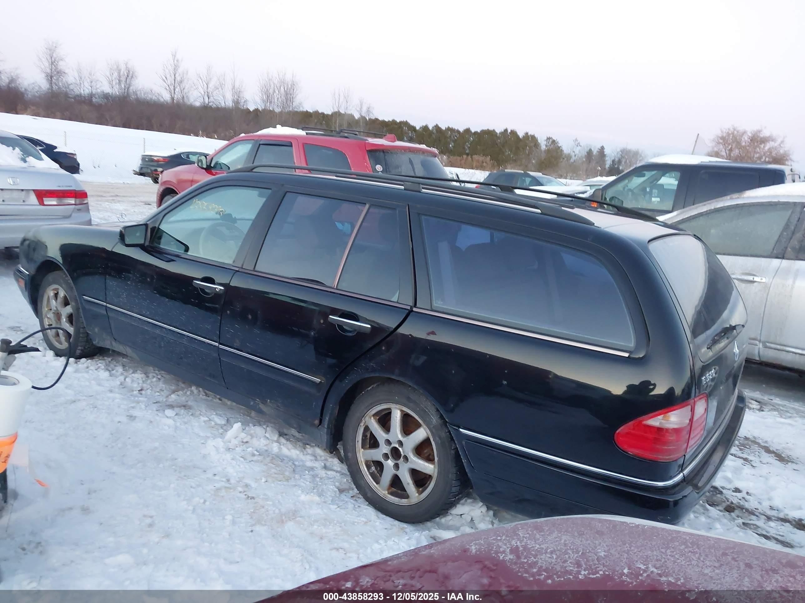 1998 Mercedes-benz E 320   Black vin: WDBJH65F6WA523182