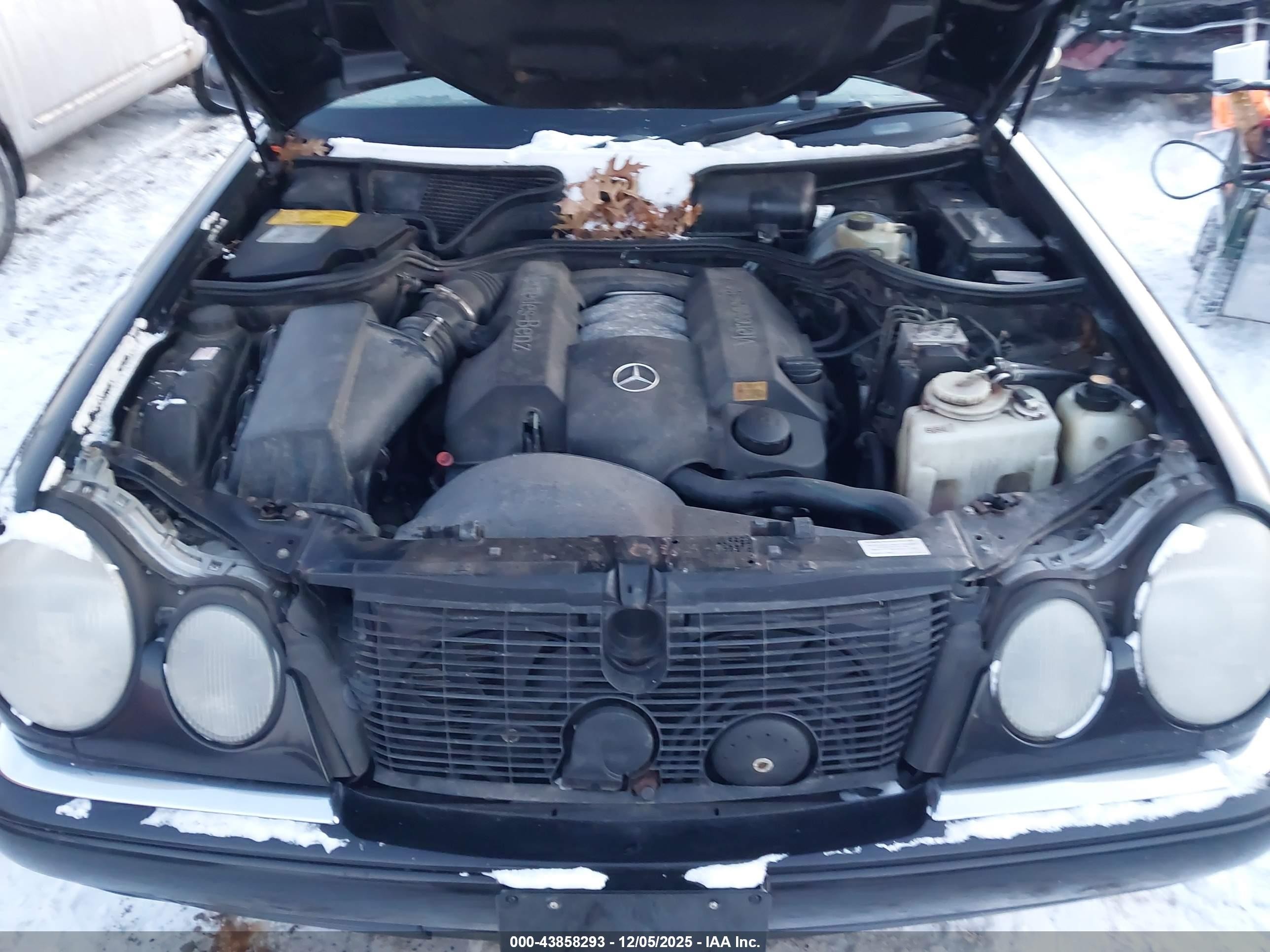 1998 Mercedes-benz E 320   Black vin: WDBJH65F6WA523182