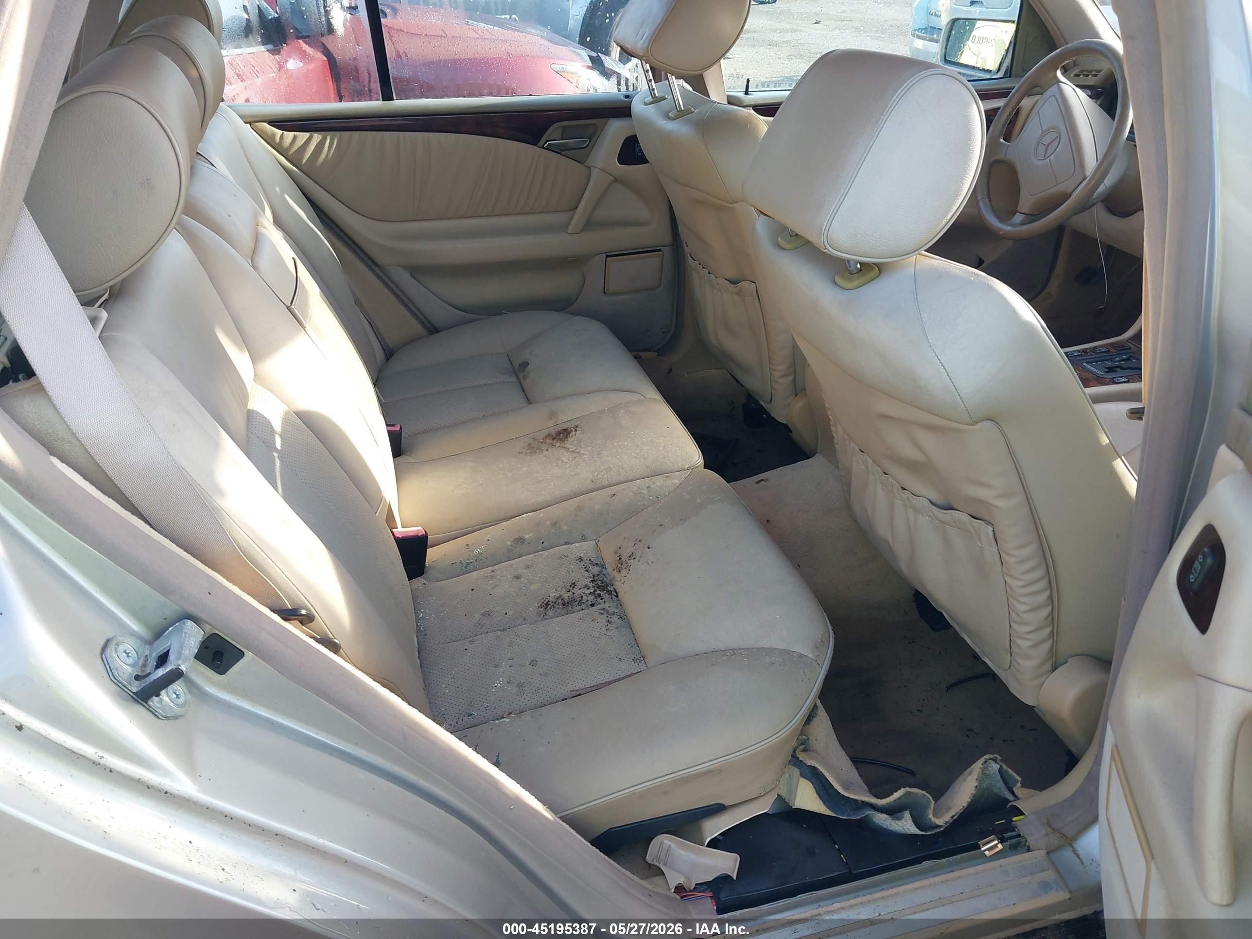 1998 Mercedes-benz E 320   Beige vin: WDBJH65F9WA611644