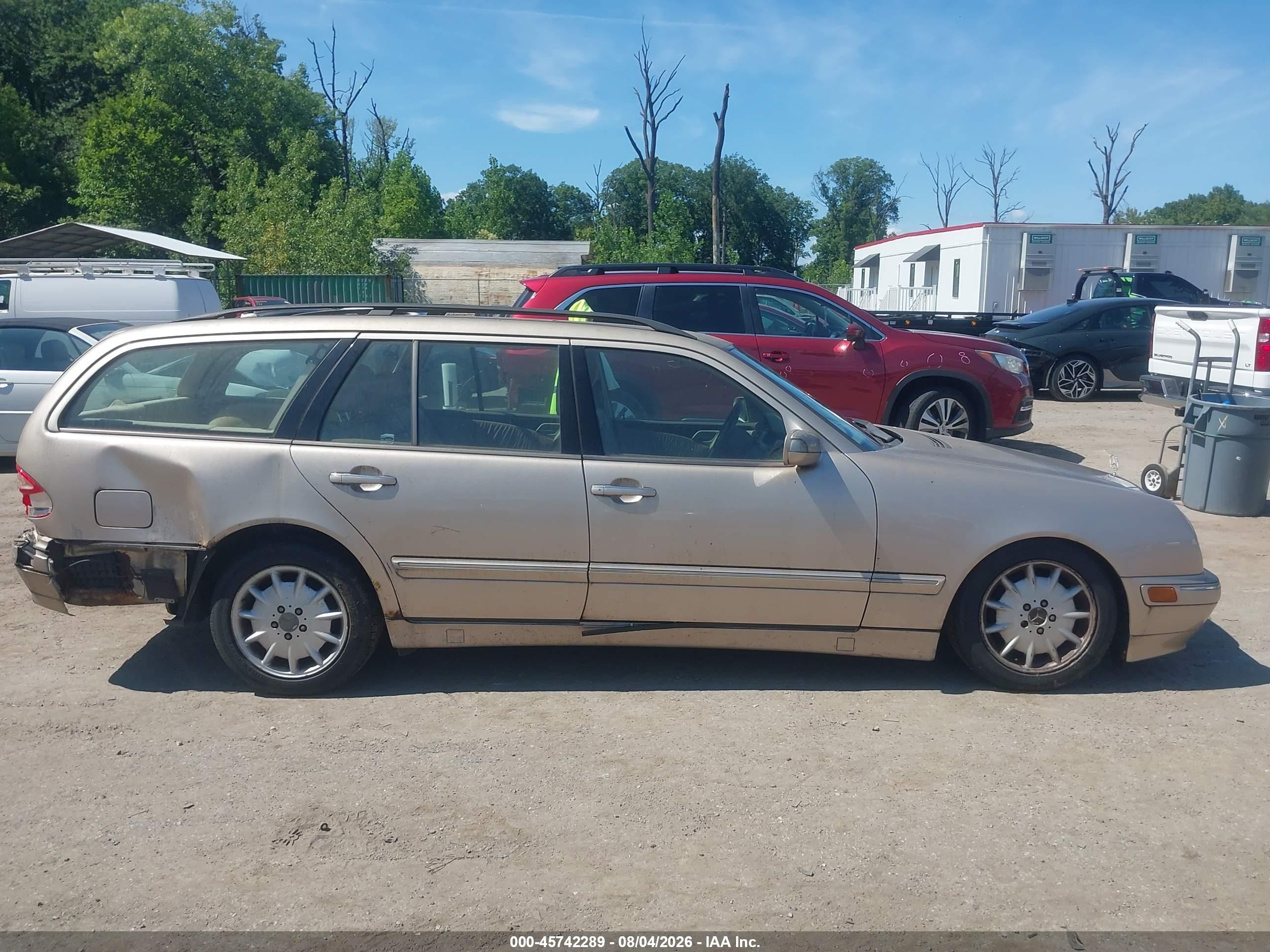 2001 Mercedes-benz E 320   Gold vin: WDBJH65J11B264673