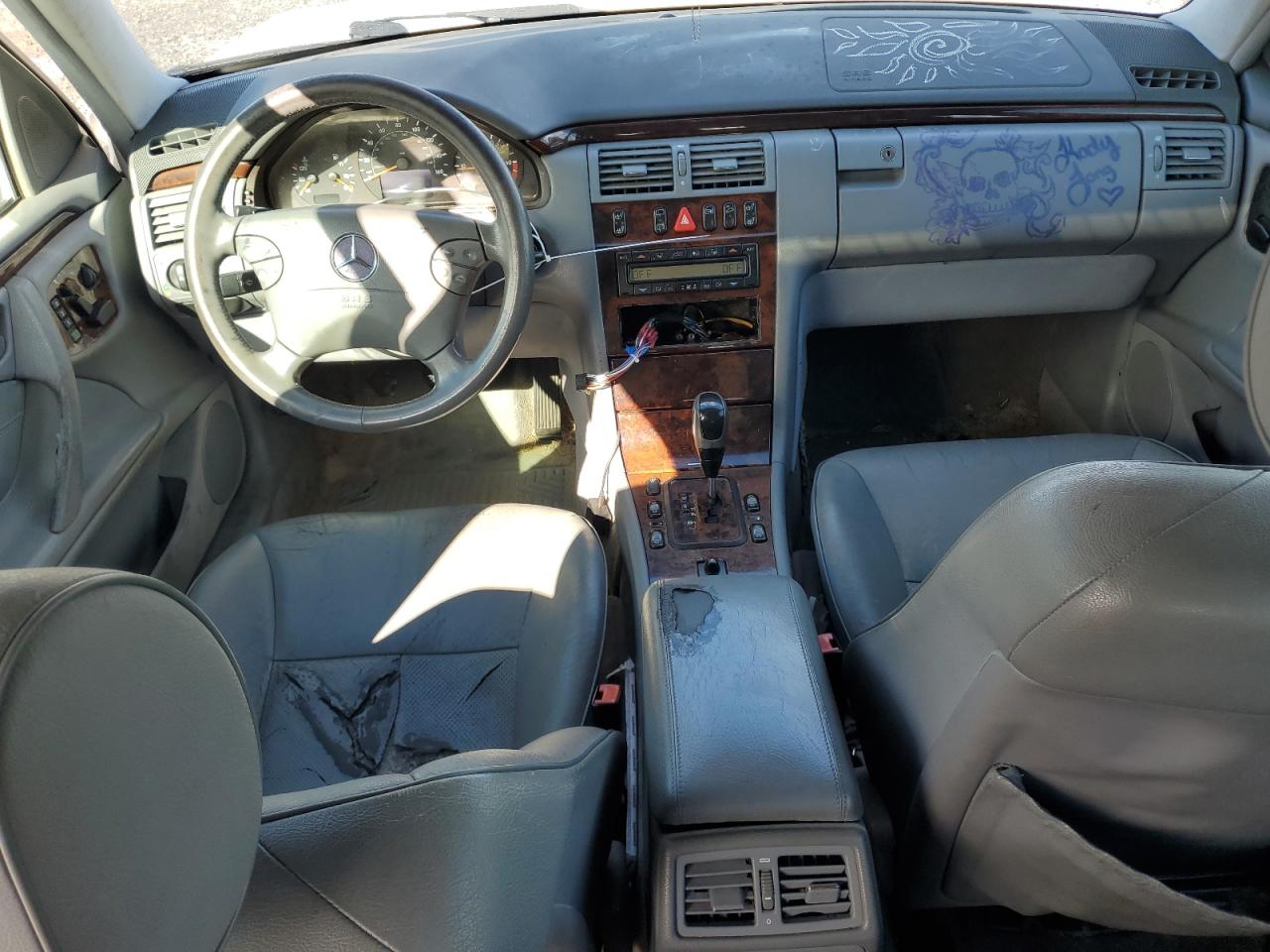 2001 Mercedes-benz E 320 White vin: WDBJH65J31B231920