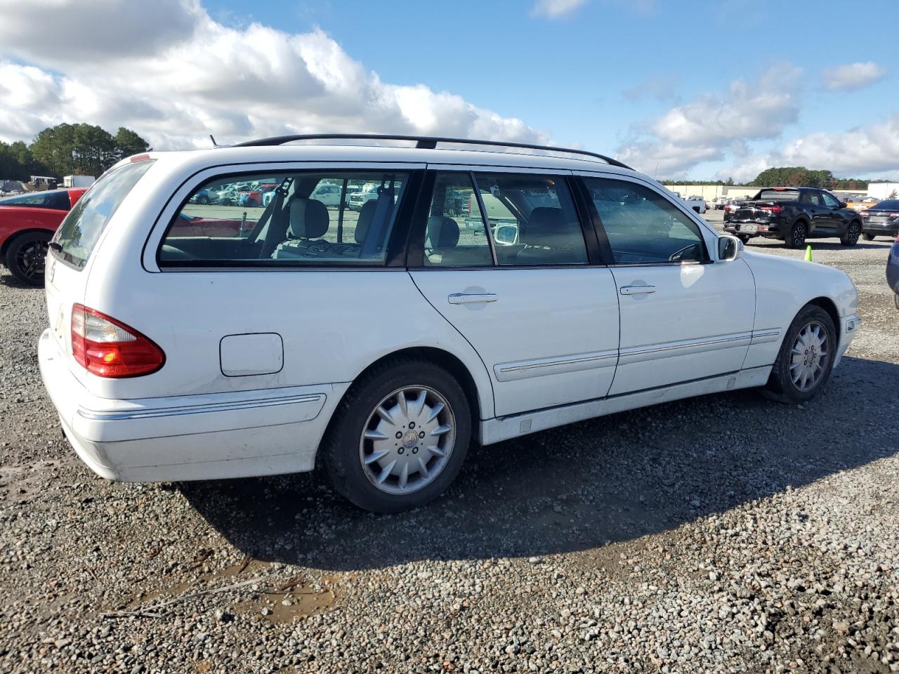 2001 Mercedes-benz E 320 White vin: WDBJH65J31B231920