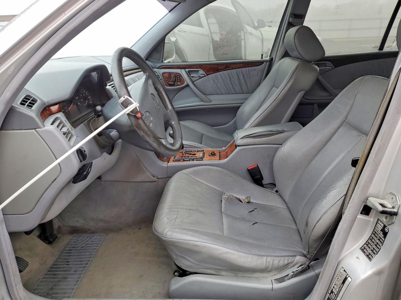 2000 Mercedes-benz E 320 Silver vin: WDBJH65J3YA980880